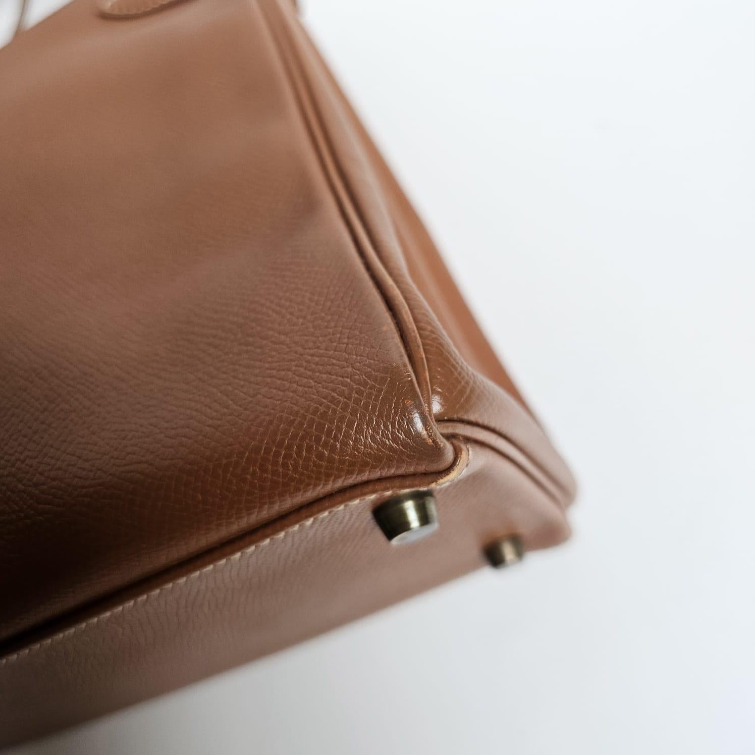 1992 Sac Kelly 28 en cuir Noisette Lisse d'Hermès en vente 10