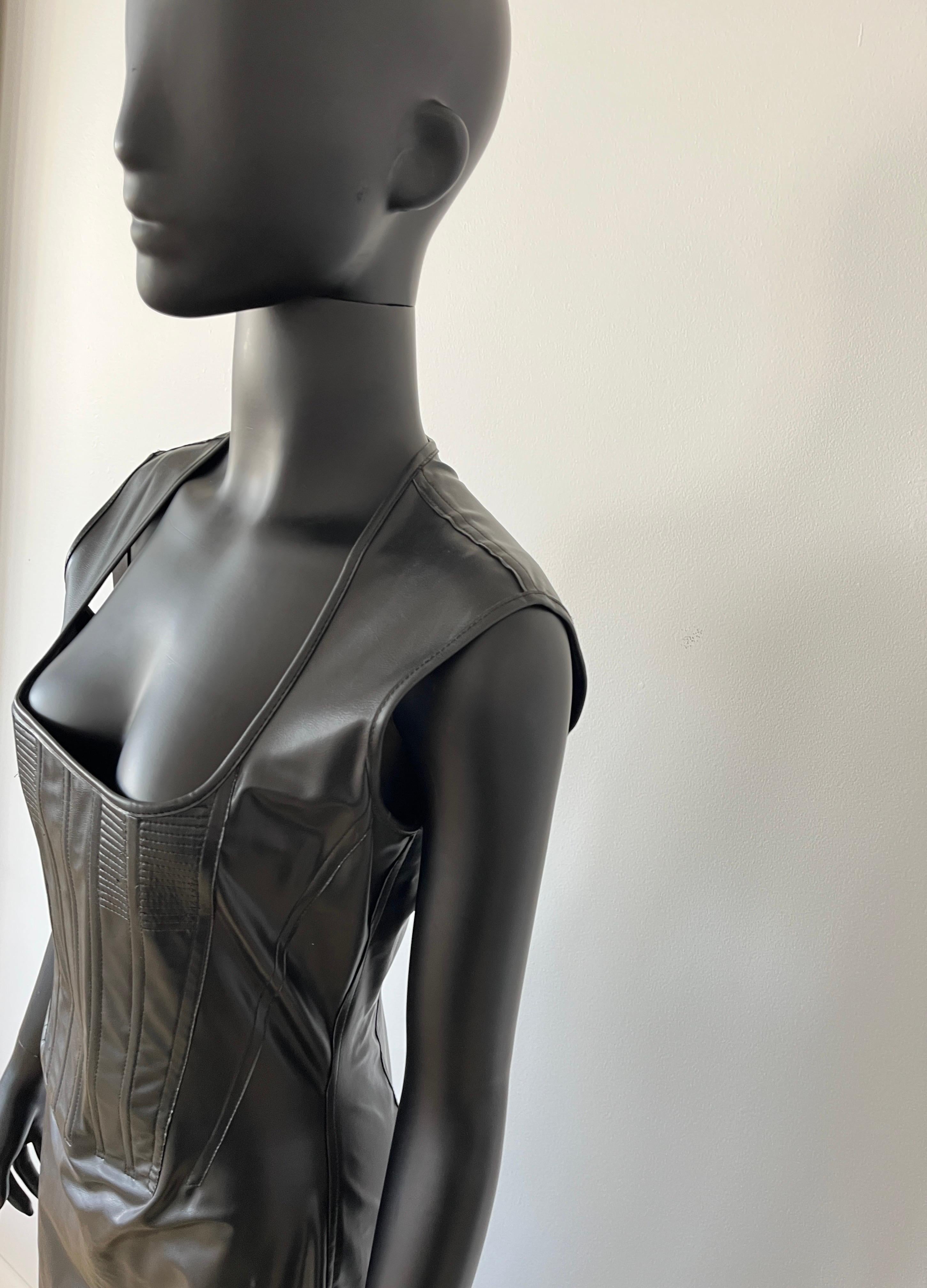 1992 Jean Paul Gaultier Jeans Dominatrix Vinyl Skin Corset Zipper Bodycon Dress in vendita 6