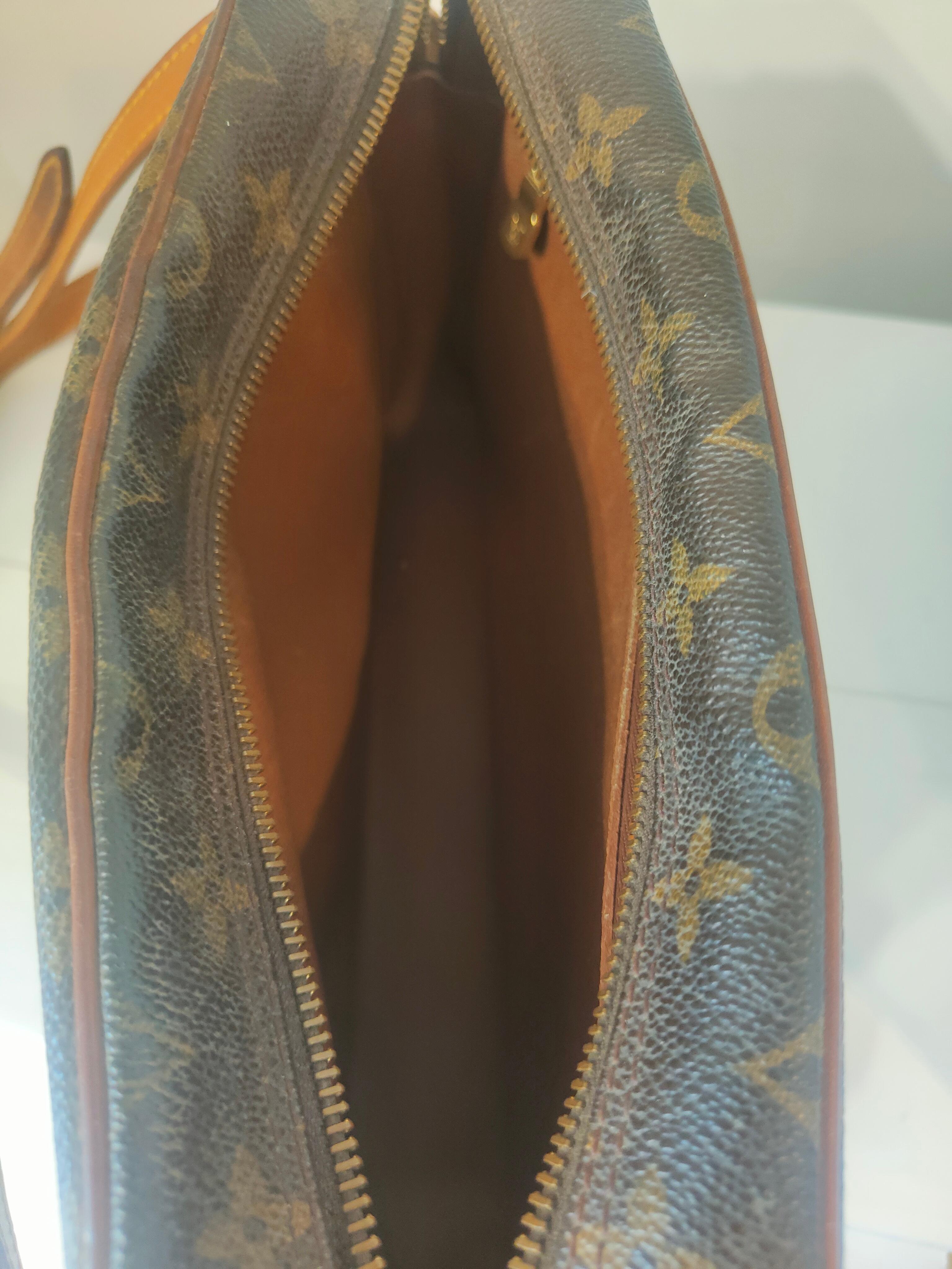 1992 Louis Vuitton Camera Bag For Sale 1