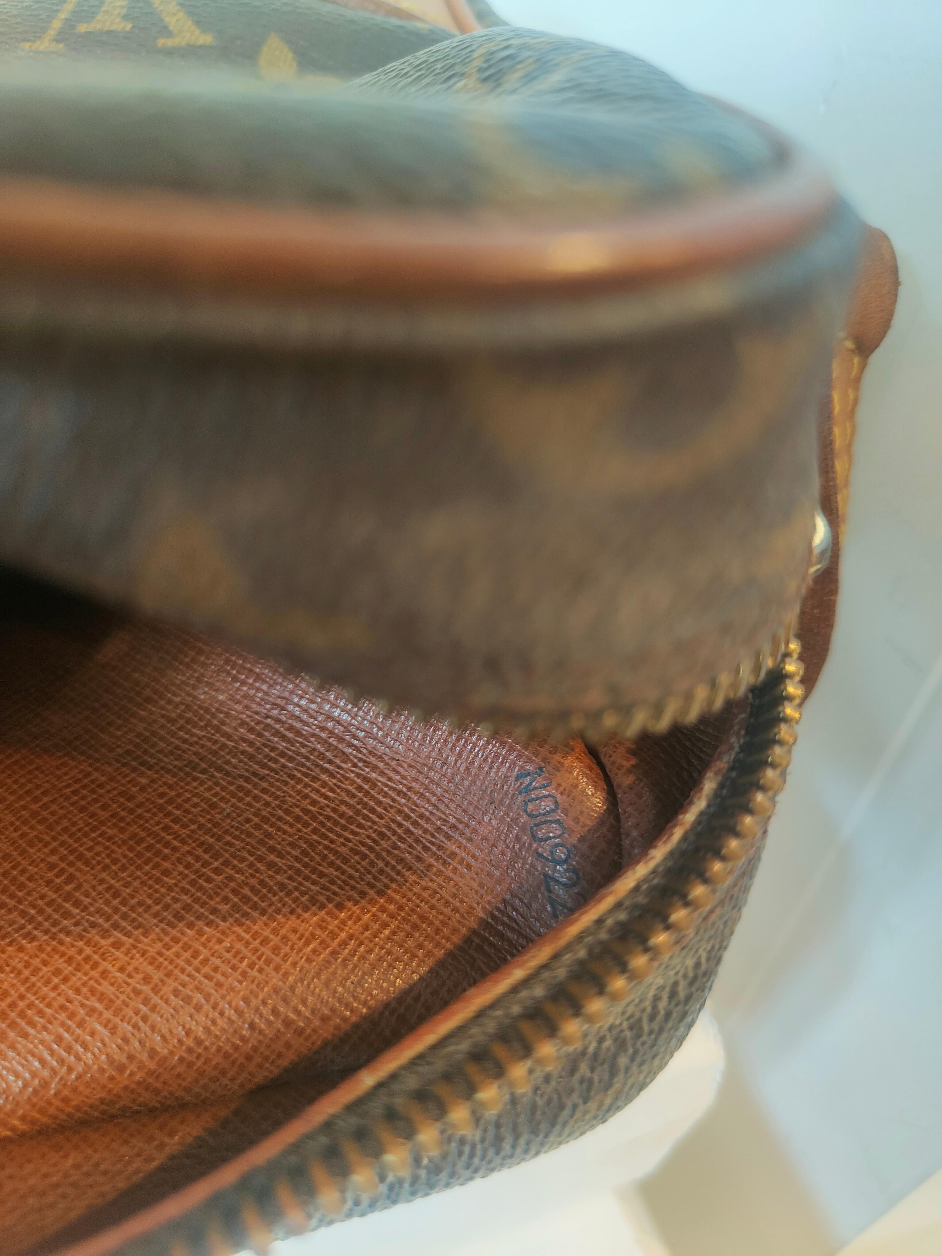 1992 Louis Vuitton Camera Bag For Sale 2