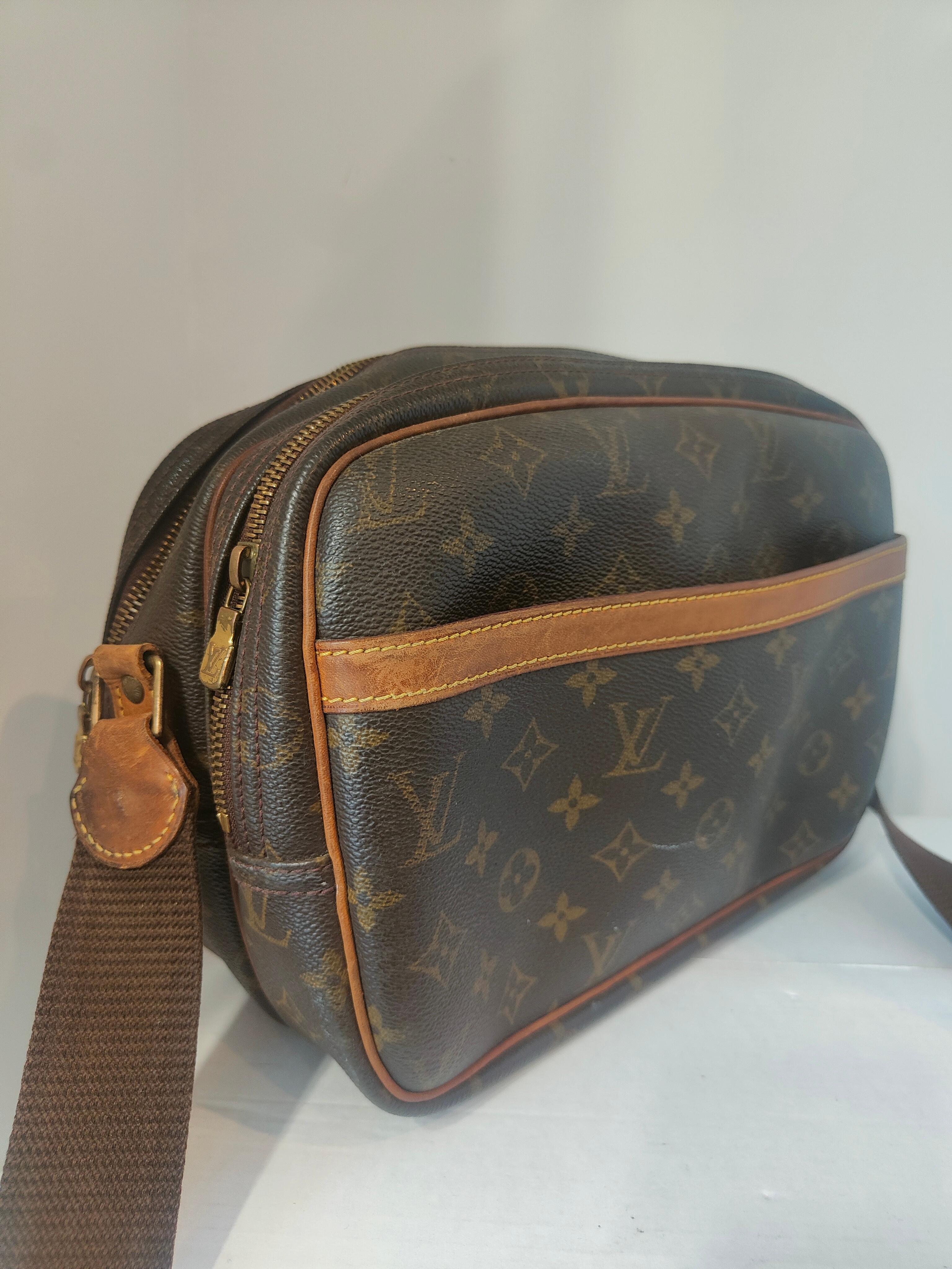 1992 Louis Vuitton Reporter bag
Dimensioni (larghezza x altezza x profondità): 36 x 30 x 15 cm