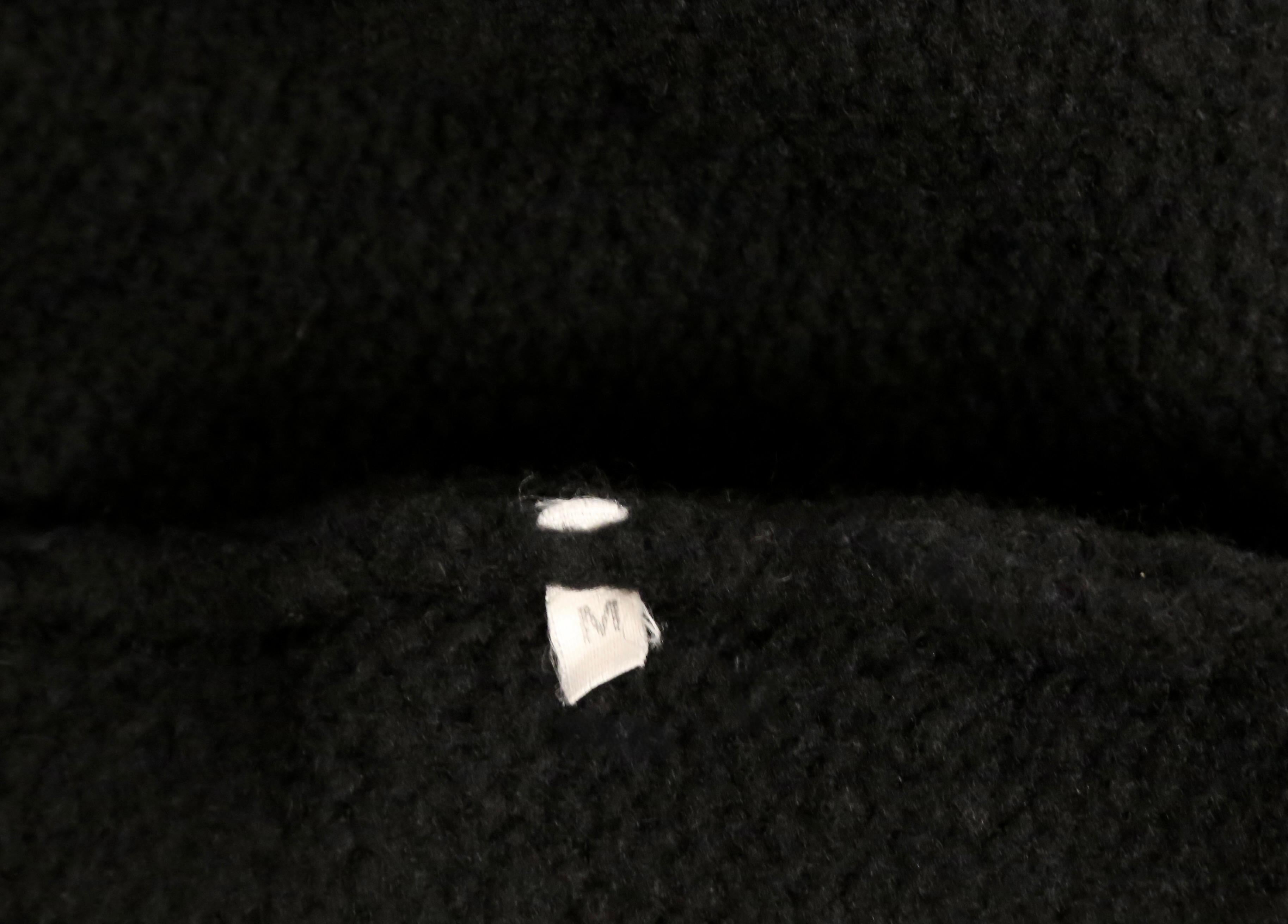 1992 MARTIN MARGIELA pull noir en laine rétrécie en vente 5