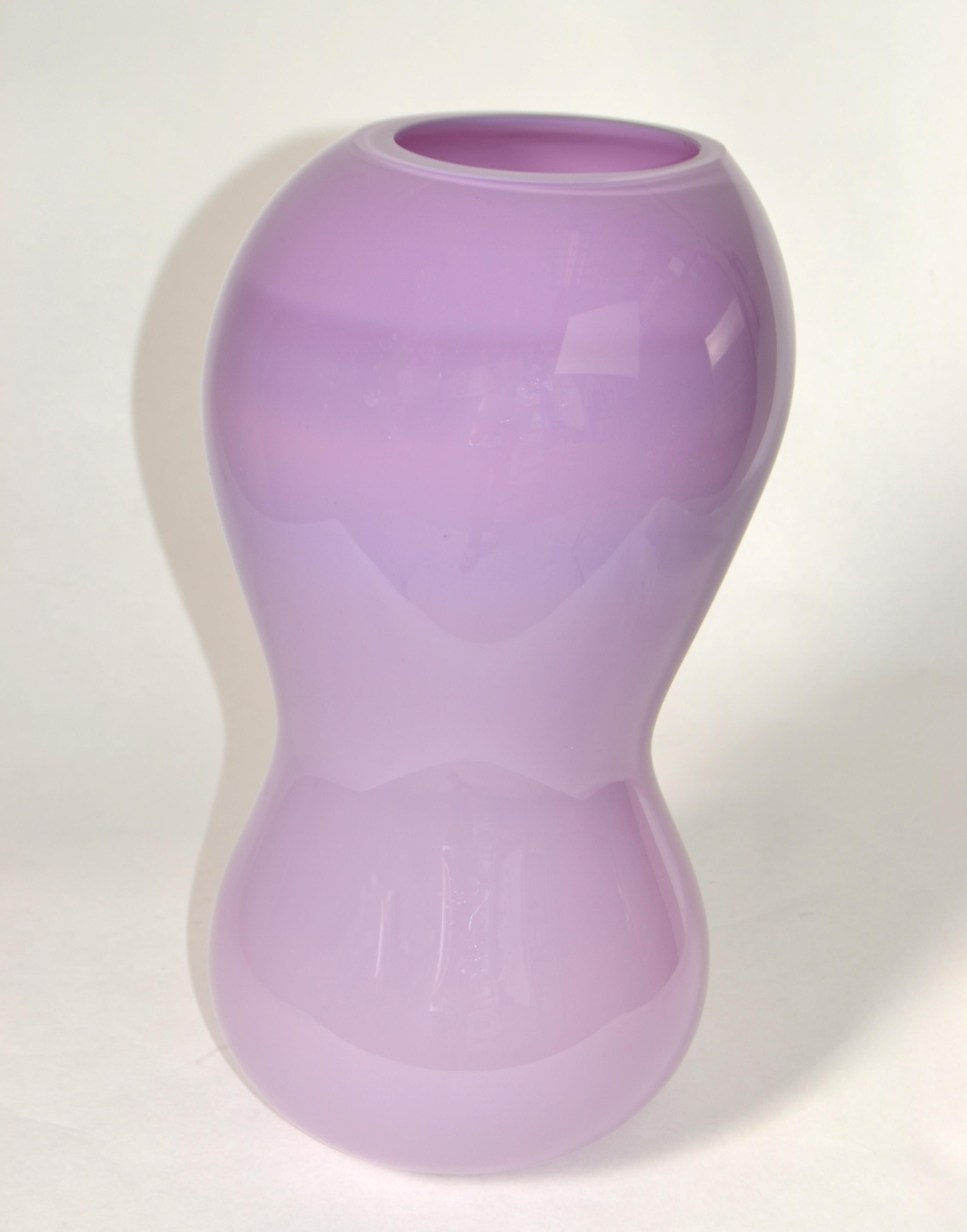 1992 Nigel Coates England Moderne Vase aus lavendelfarbenem Kunstglas mit Intarsien Salvati Italien   (Italienisch) im Angebot