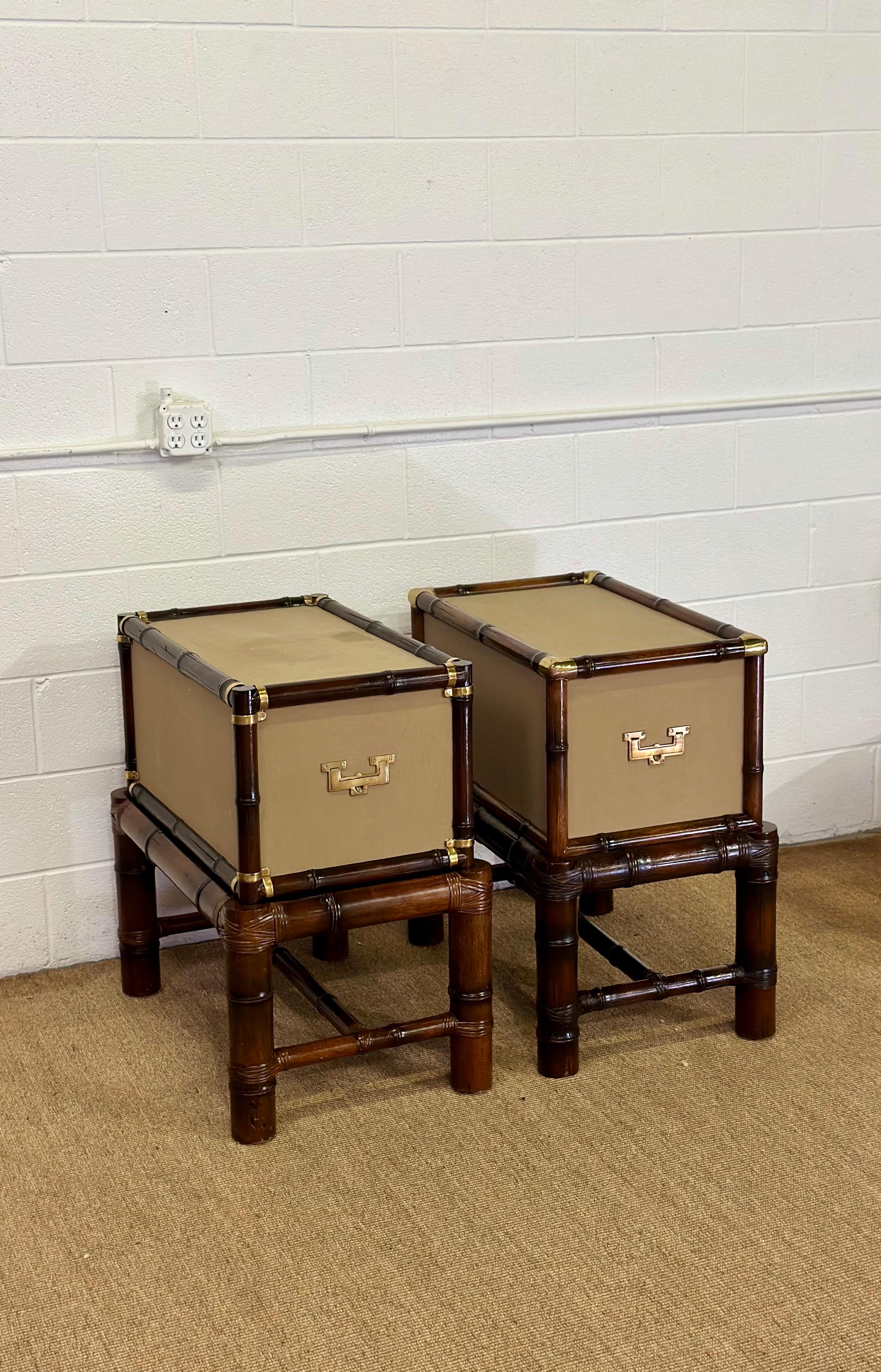 1992 Ralph Lauren Cameron Rattan, Segeltuch & Bambus Campaigner Nachttische - ein Set im Angebot 3