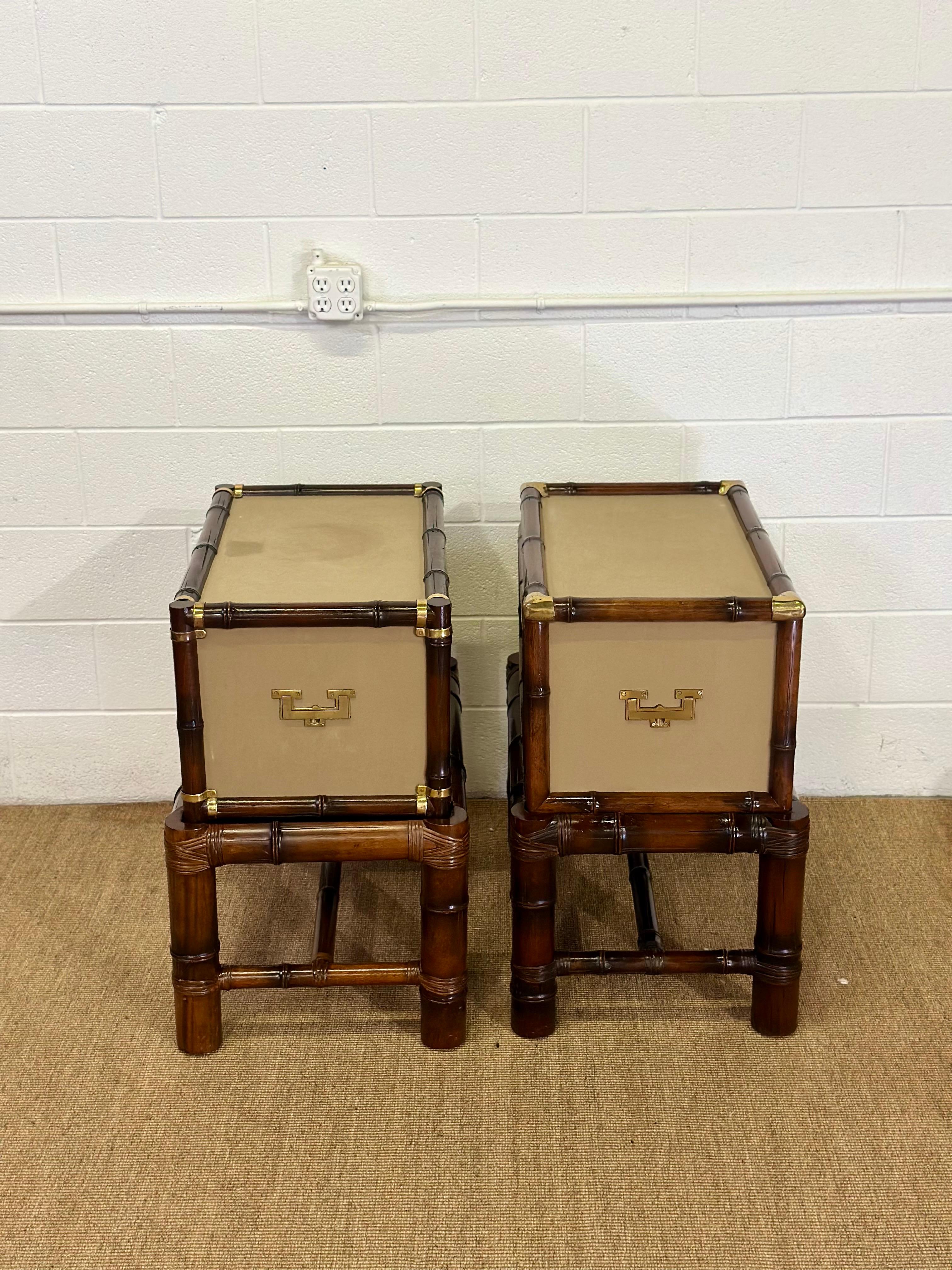 1992 Ralph Lauren Cameron Rattan, Segeltuch & Bambus Campaigner Nachttische - ein Set im Angebot 4