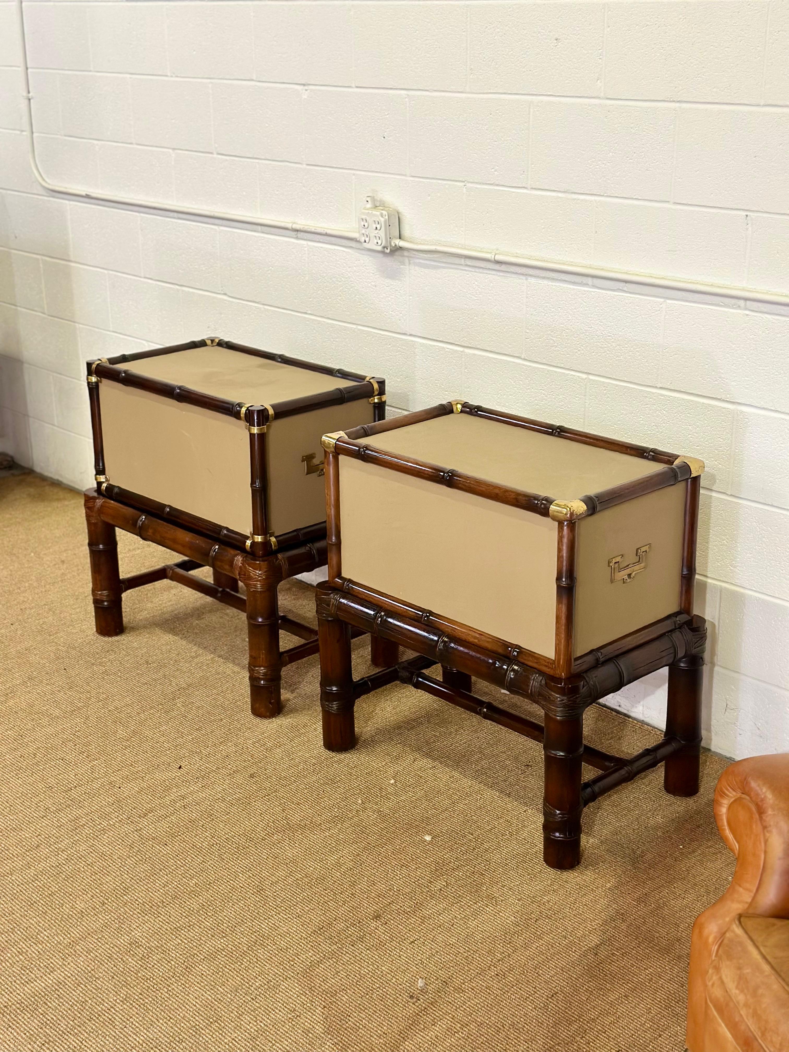1992 Ralph Lauren Cameron Rattan, Segeltuch & Bambus Campaigner Nachttische - ein Set im Angebot 6