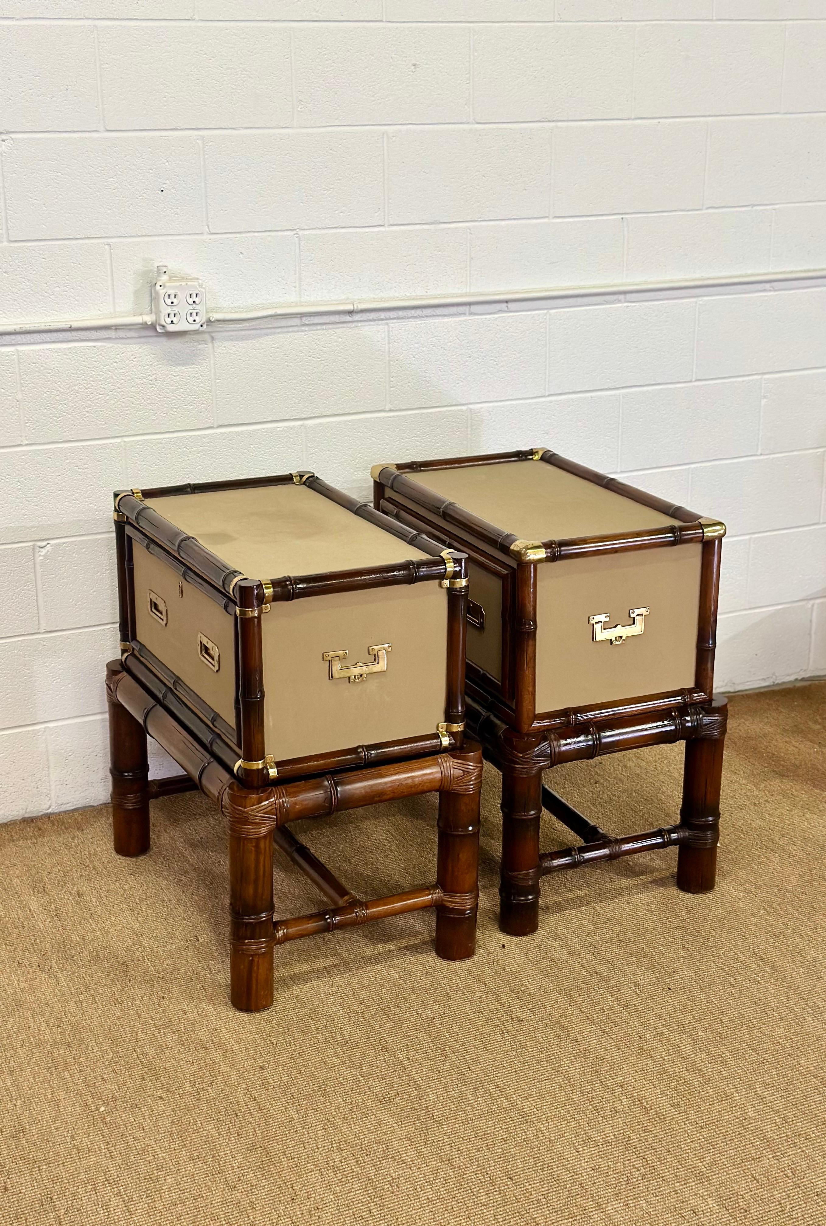 1992 Ralph Lauren Cameron Rattan, Segeltuch & Bambus Campaigner Nachttische - ein Set im Angebot 10