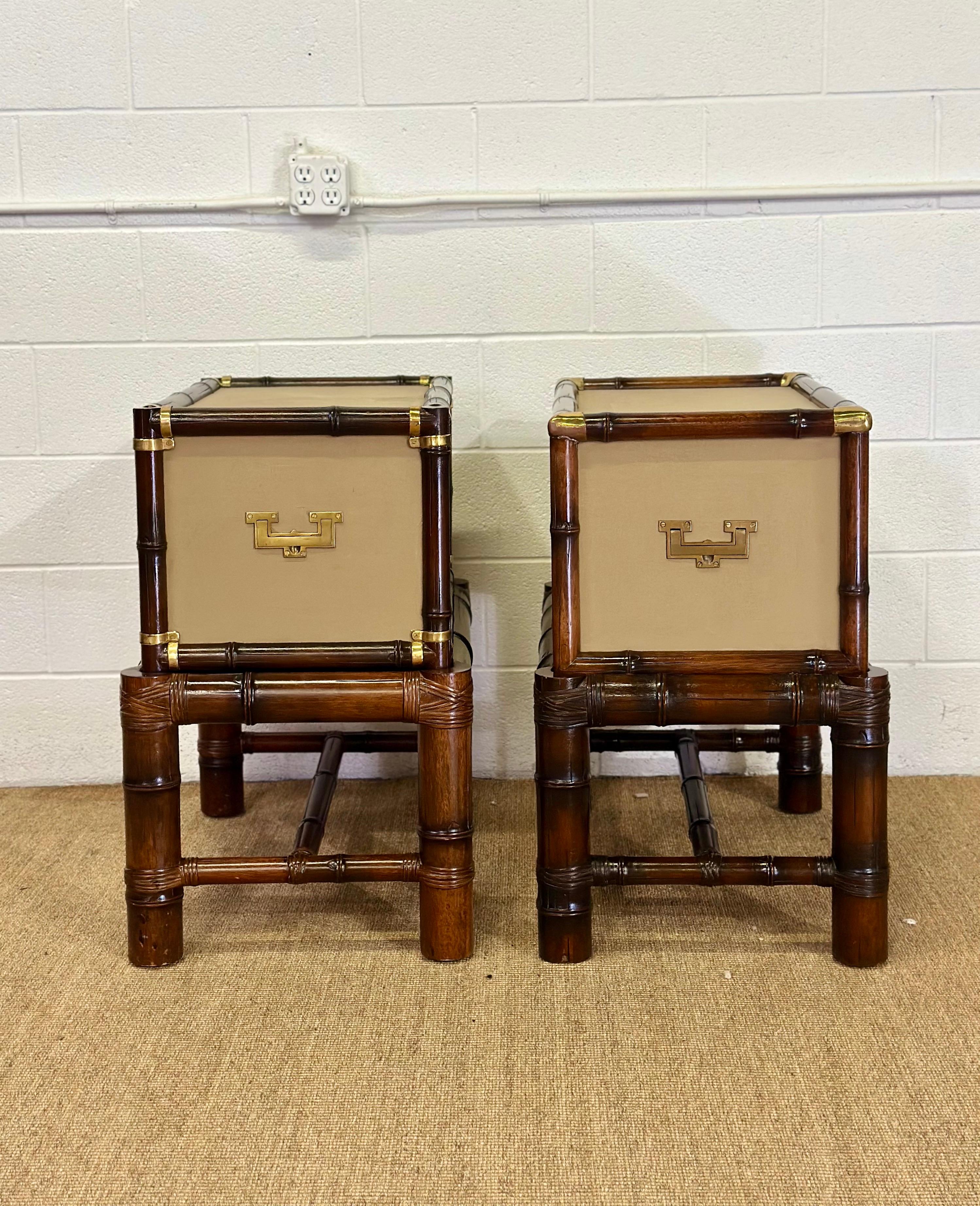 1992 Ralph Lauren Cameron Rattan, Segeltuch & Bambus Campaigner Nachttische - ein Set im Angebot 11