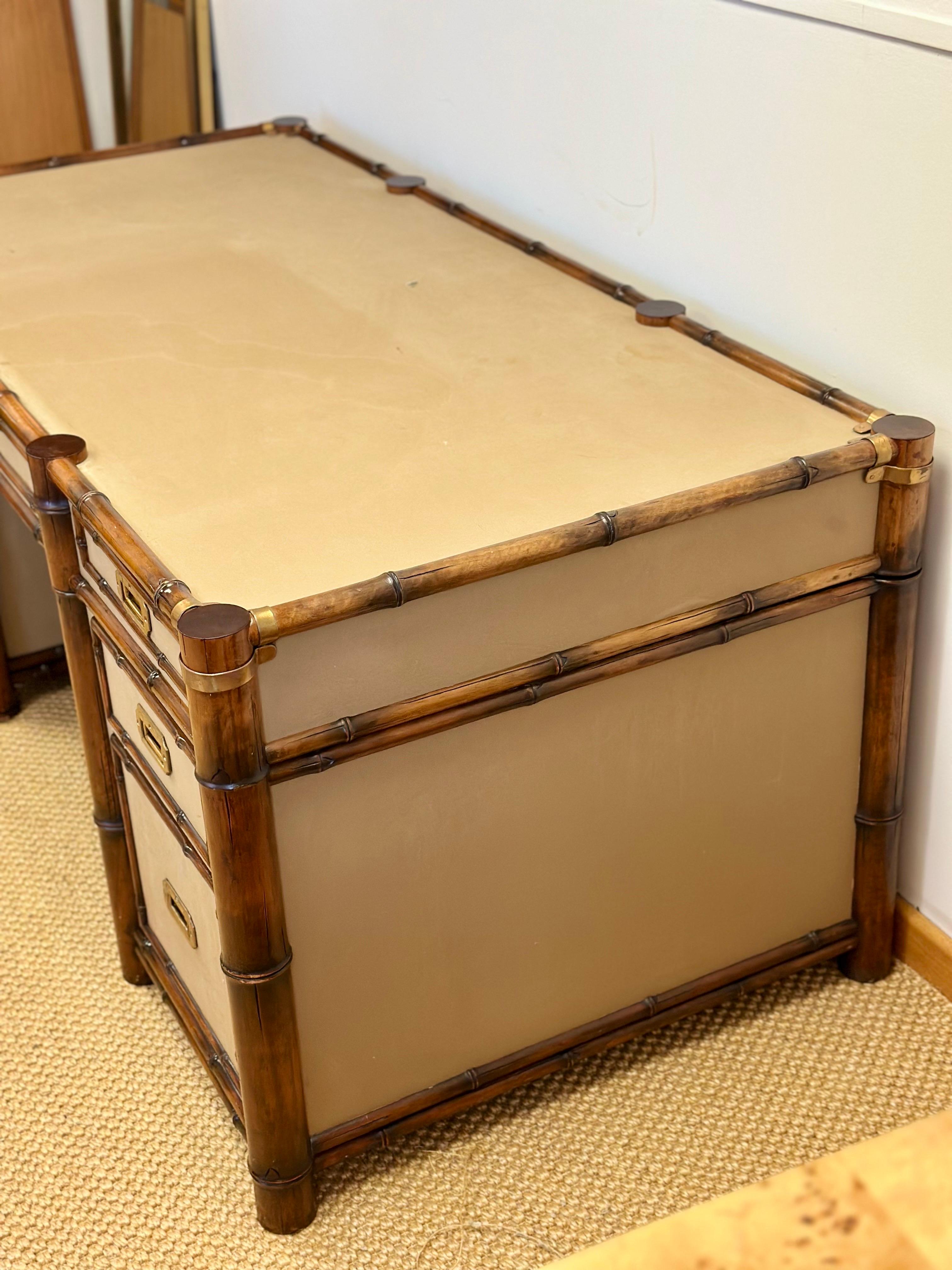 1992 Rare bureau de campagne en toile et faux bambou de Ralph Lauren, en laiton en vente 7
