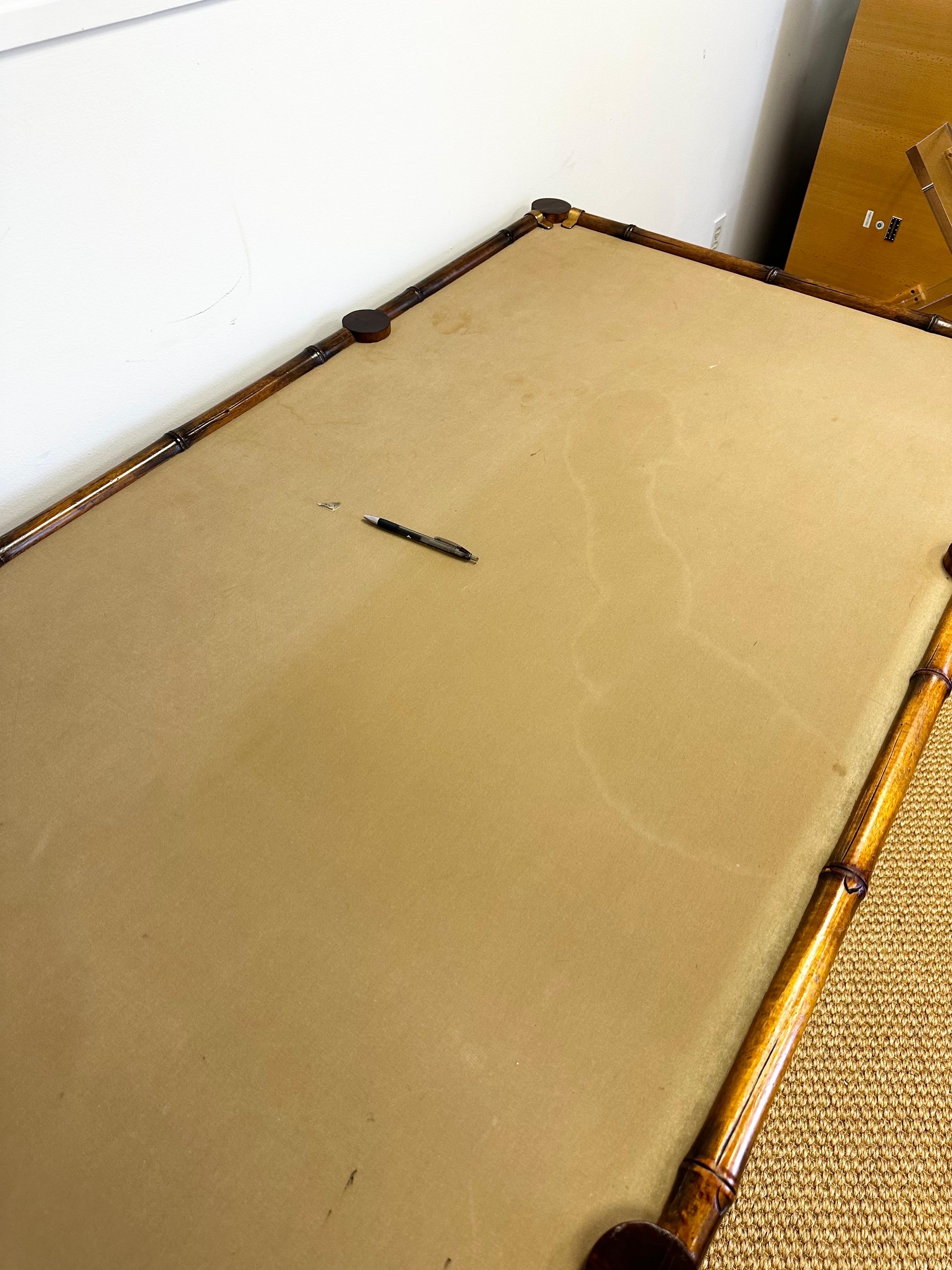 1992 Rare bureau de campagne en toile et faux bambou de Ralph Lauren, en laiton en vente 10