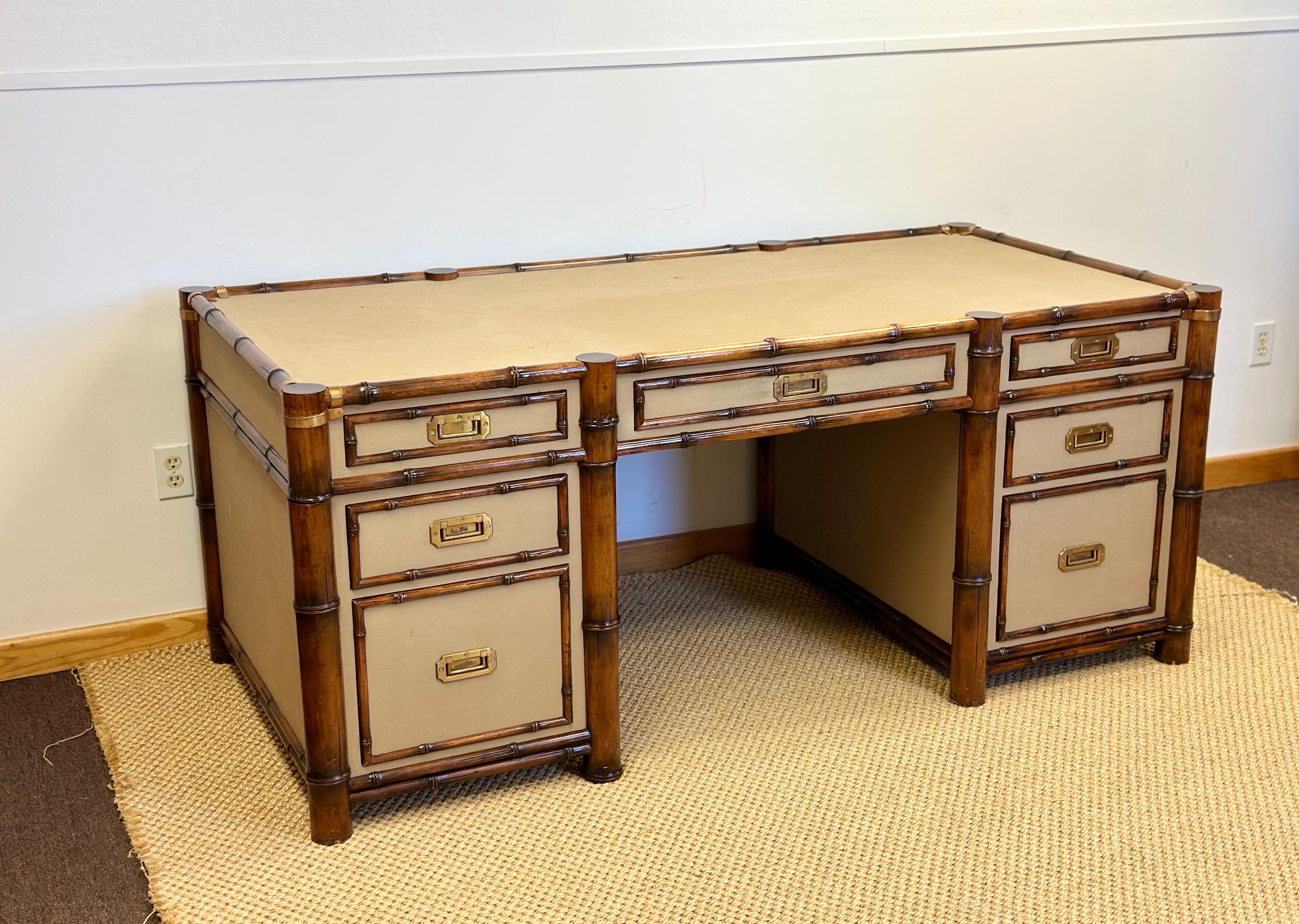 Laiton 1992 Rare bureau de campagne en toile et faux bambou de Ralph Lauren, en laiton en vente