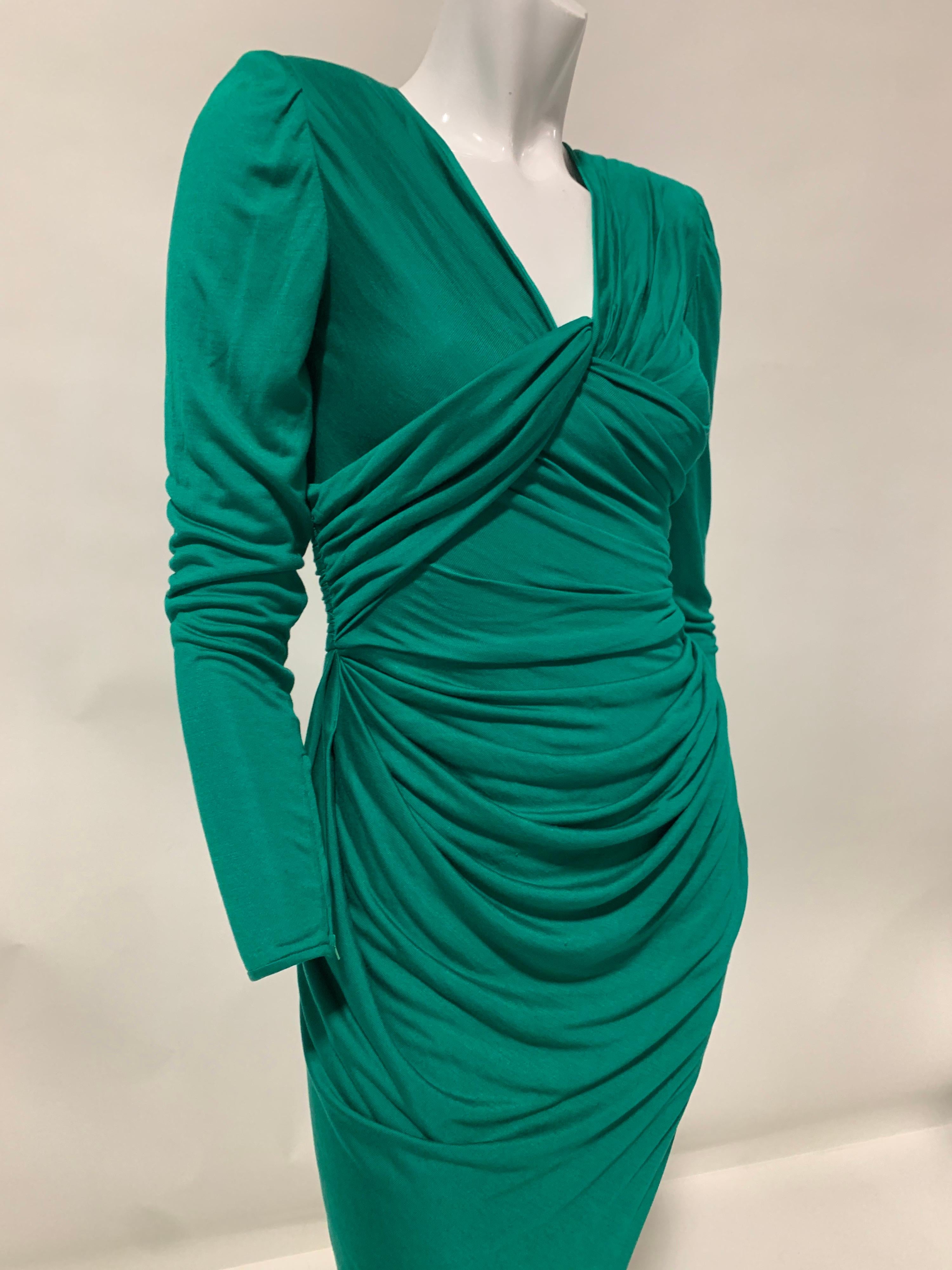 1992 Ungaro Emerald Green Draped Jersey Gown W/ Wrap Back & Bold Shoulders US 6 For Sale 8