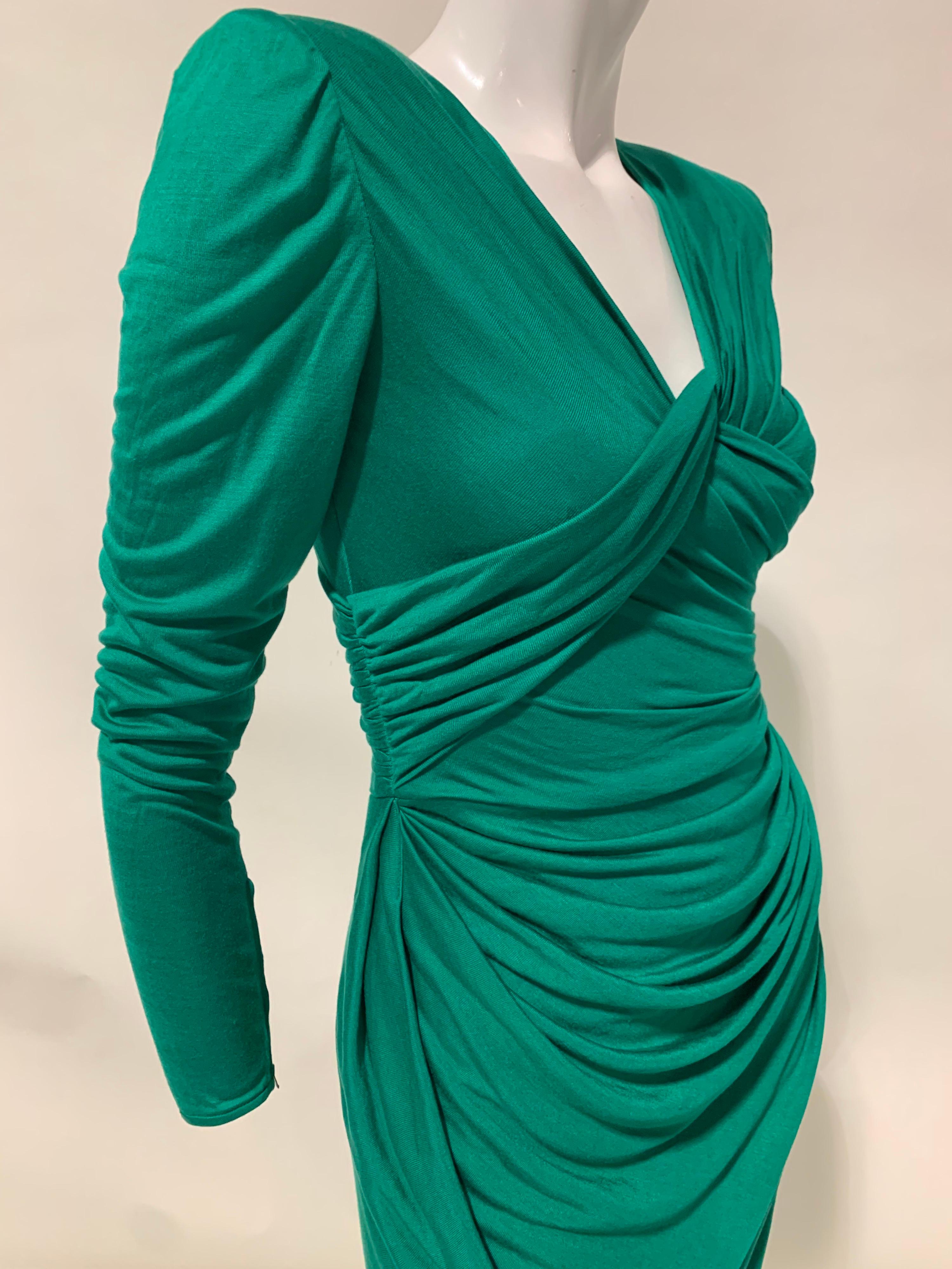 1992 Ungaro Emerald Green Draped Jersey Gown W/ Wrap Back & Bold Shoulders US 6 For Sale 1