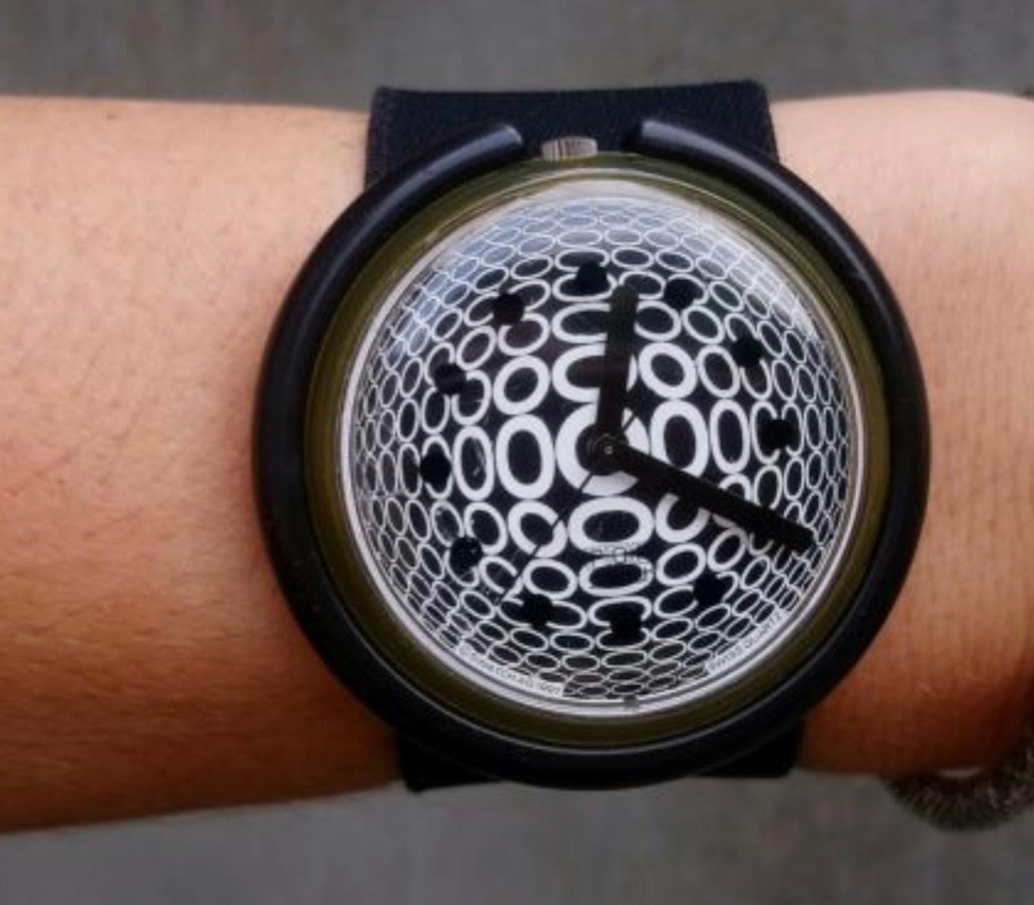 Modern 1992 Vintage POP Swatch Watch Special Dots - Op Art - Designed by Vasarely - NOS For Sale