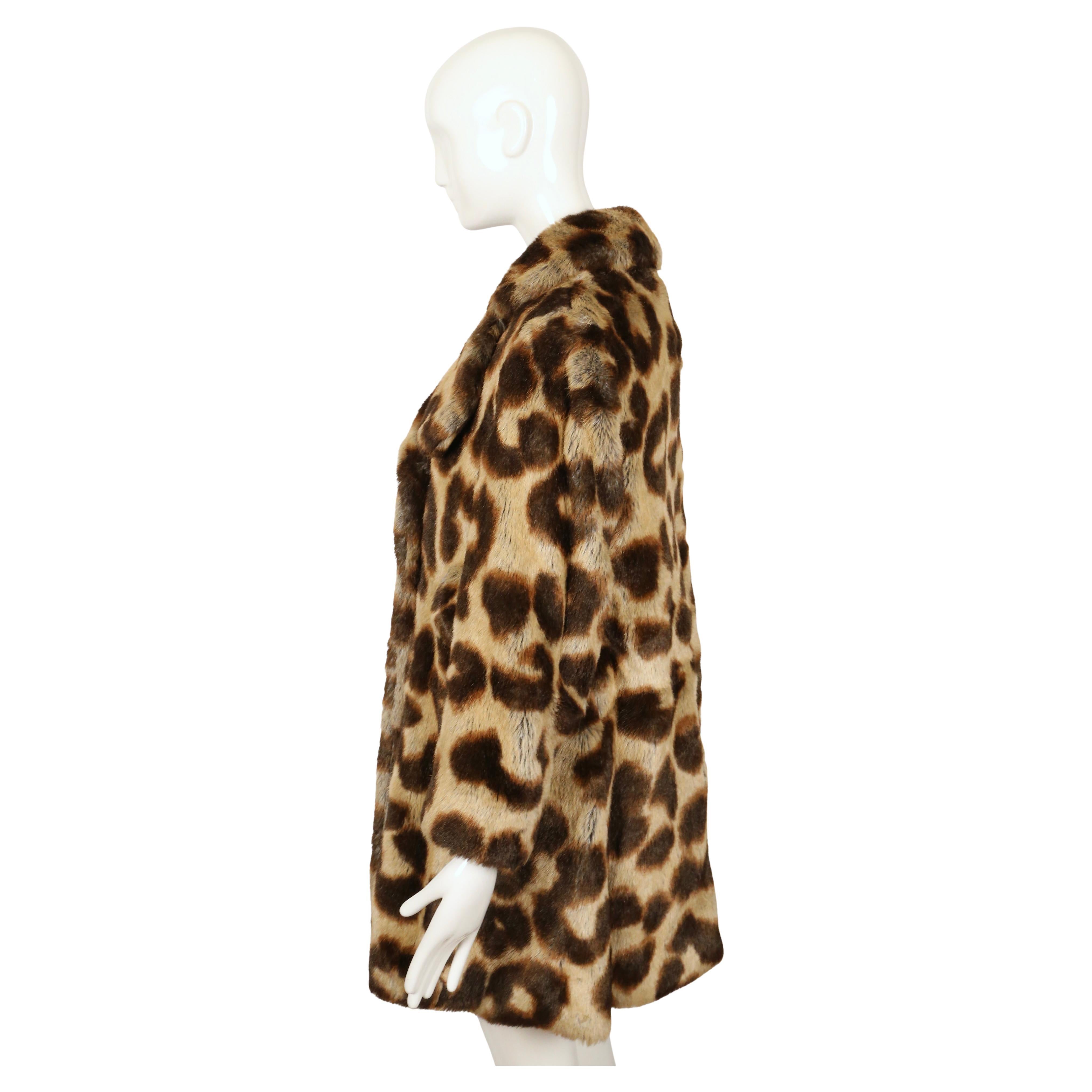 1992 Vivienne Westwood, cappotto in pelliccia di leopardo con bottoni trasparenti a forma di sfera in vendita 5