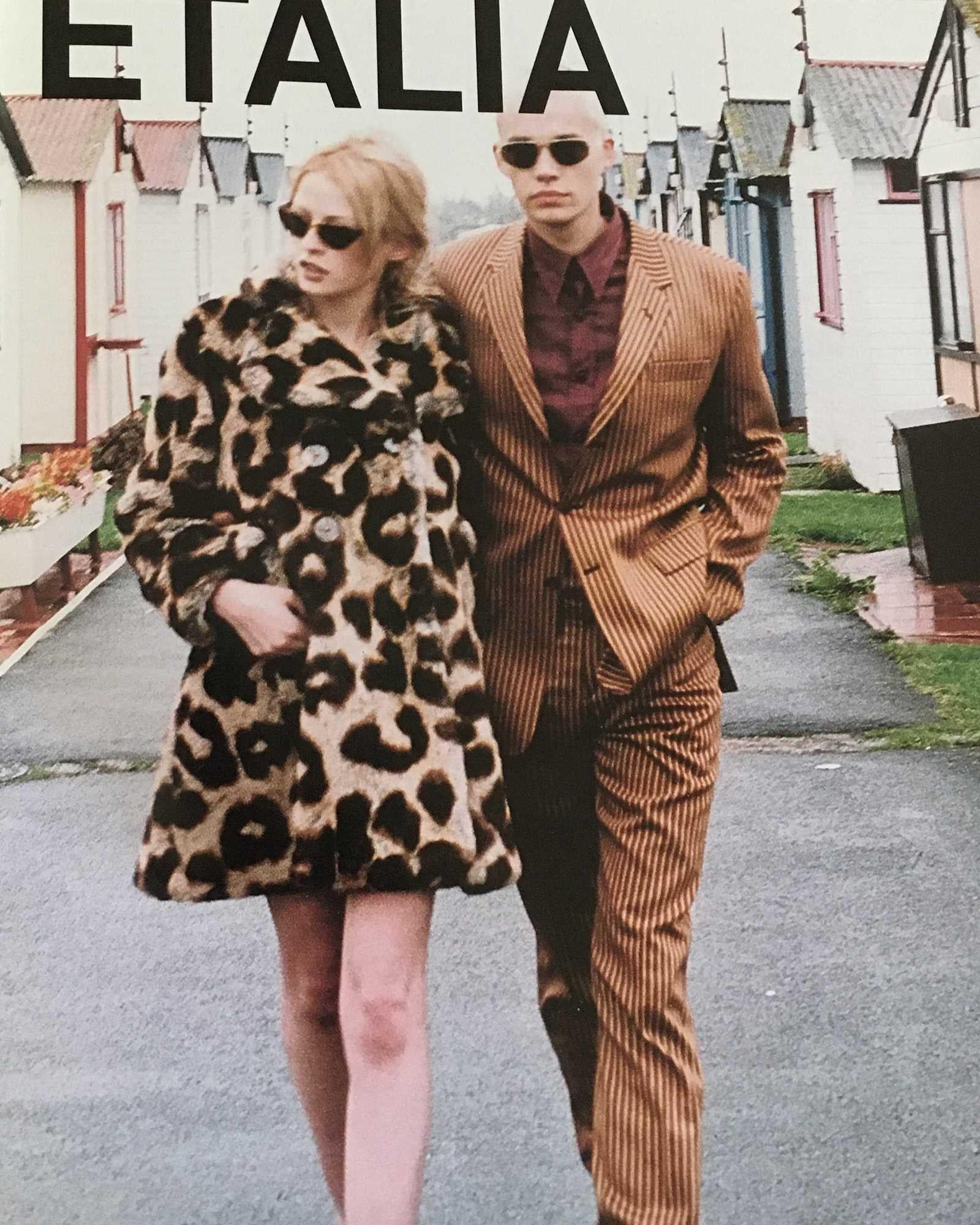 1992 Vivienne Westwood, cappotto in pelliccia di leopardo con bottoni trasparenti a forma di sfera in vendita 11