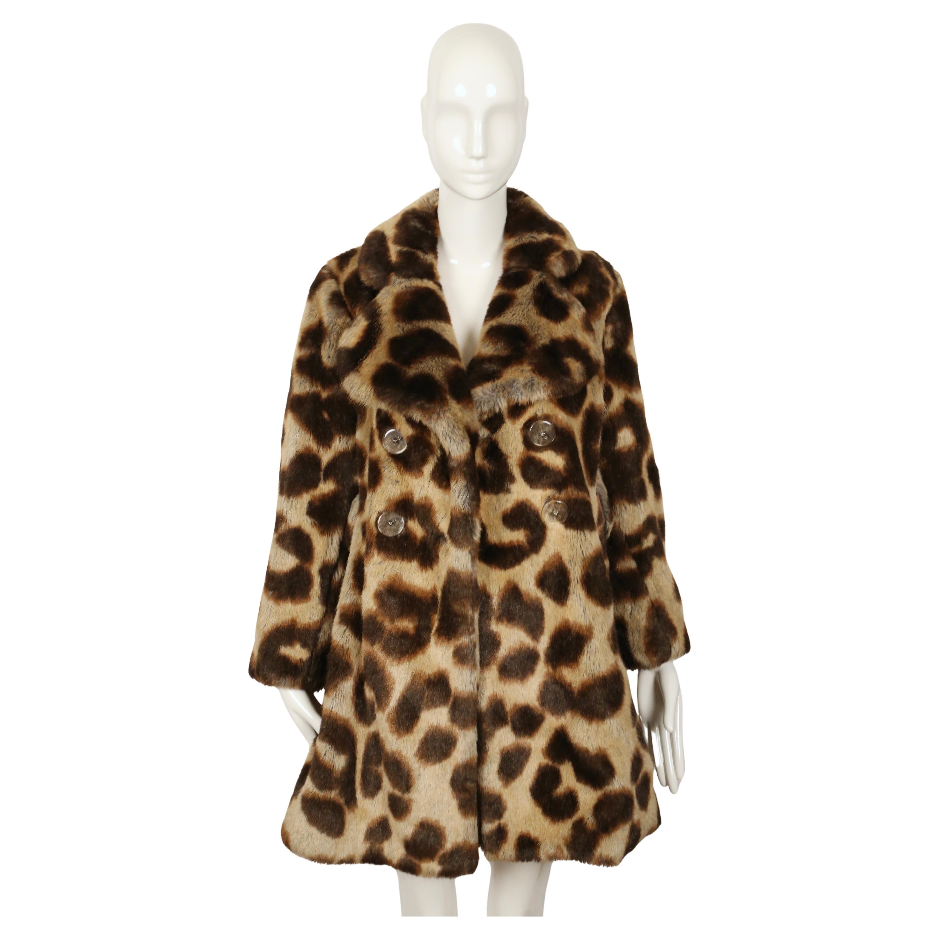 Marrone 1992 Vivienne Westwood, cappotto in pelliccia di leopardo con bottoni trasparenti a forma di sfera in vendita