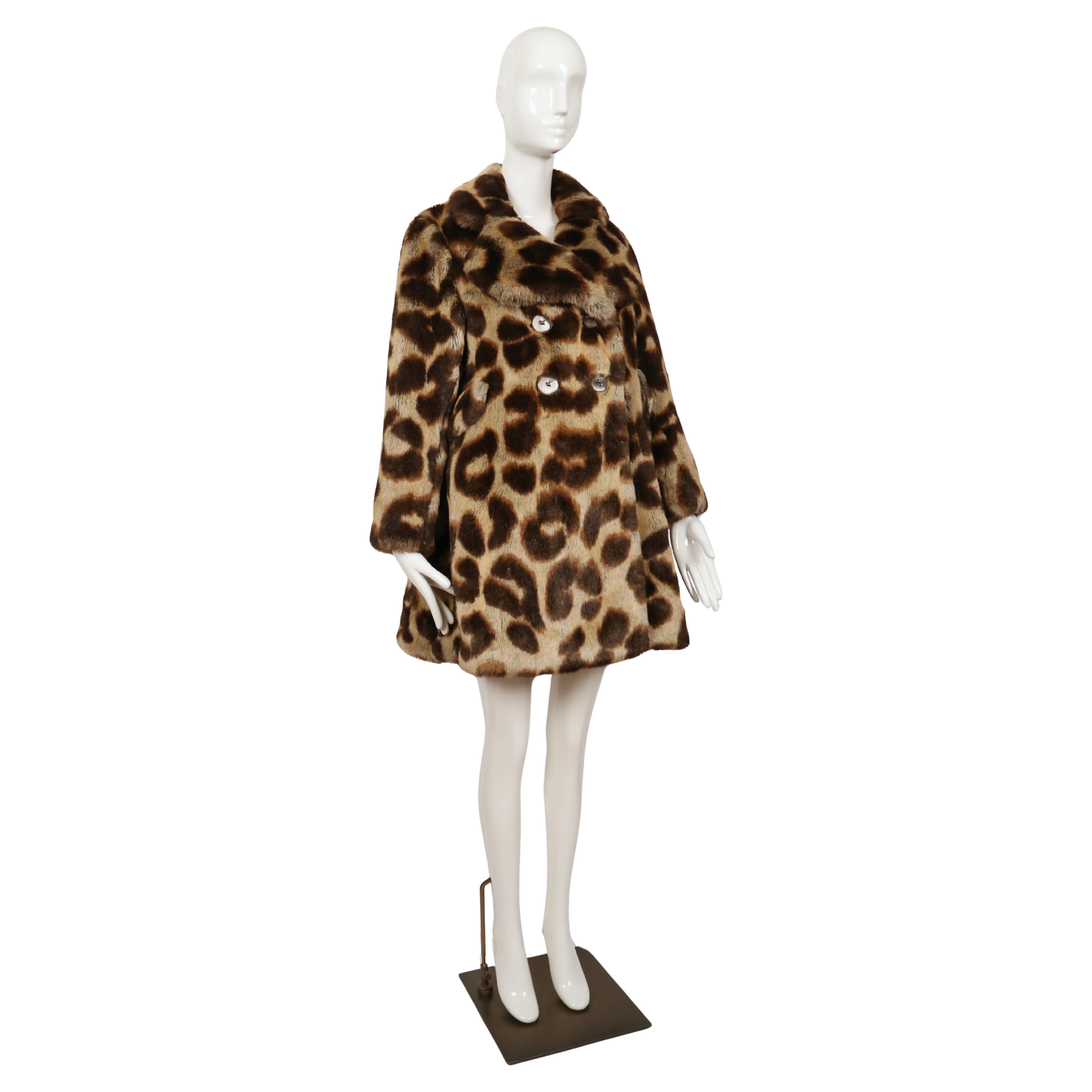 Donna 1992 Vivienne Westwood, cappotto in pelliccia di leopardo con bottoni trasparenti a forma di sfera in vendita