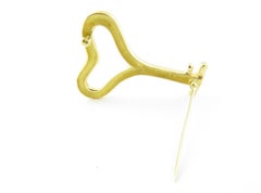 1993 Angela Cummings 18 Karat Yellow Gold Heart Key Pin Brooch