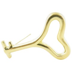 1993 Angela Cummings 18 Karat Yellow Gold Heart Key Pin Brooch