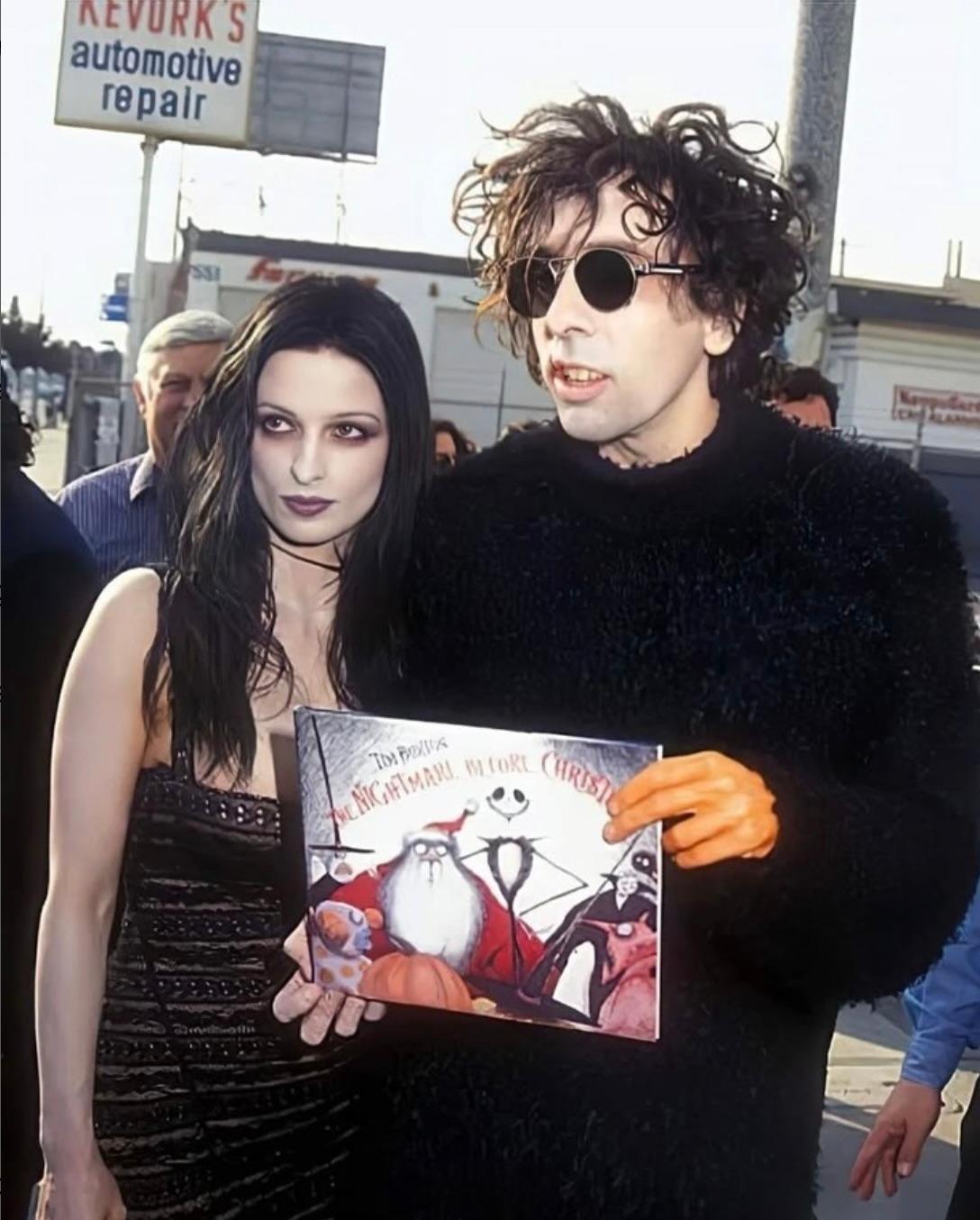 1993 AZZEDINE ALAIA robe en dentelle noire avec bustier moulé en vente 12