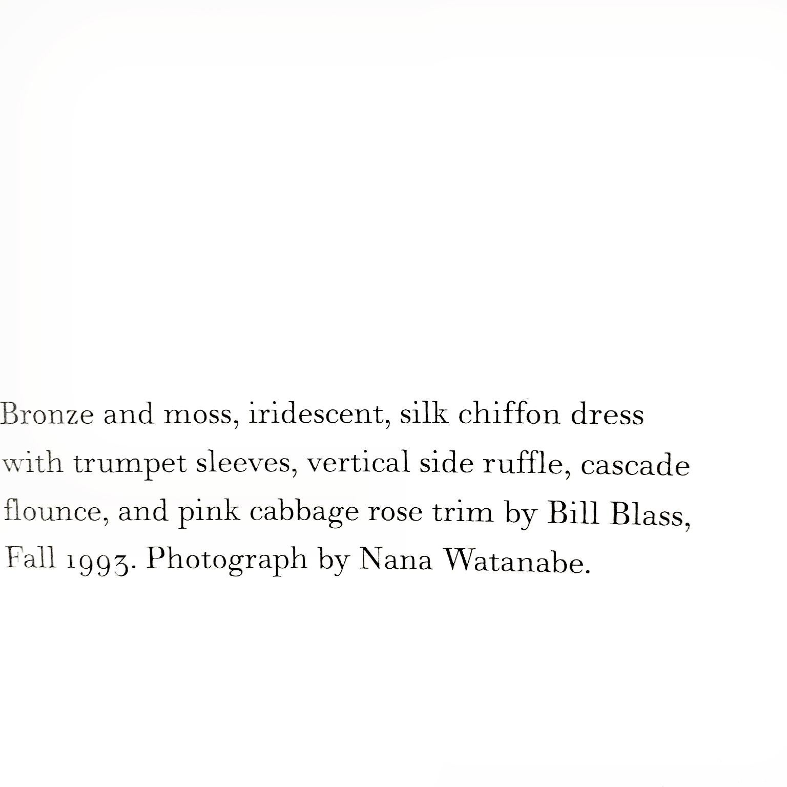 1993 Bill Blass Vintage Runway Dress in Iridescent Sage Greene Greene & Greene Ruffles  en vente 5
