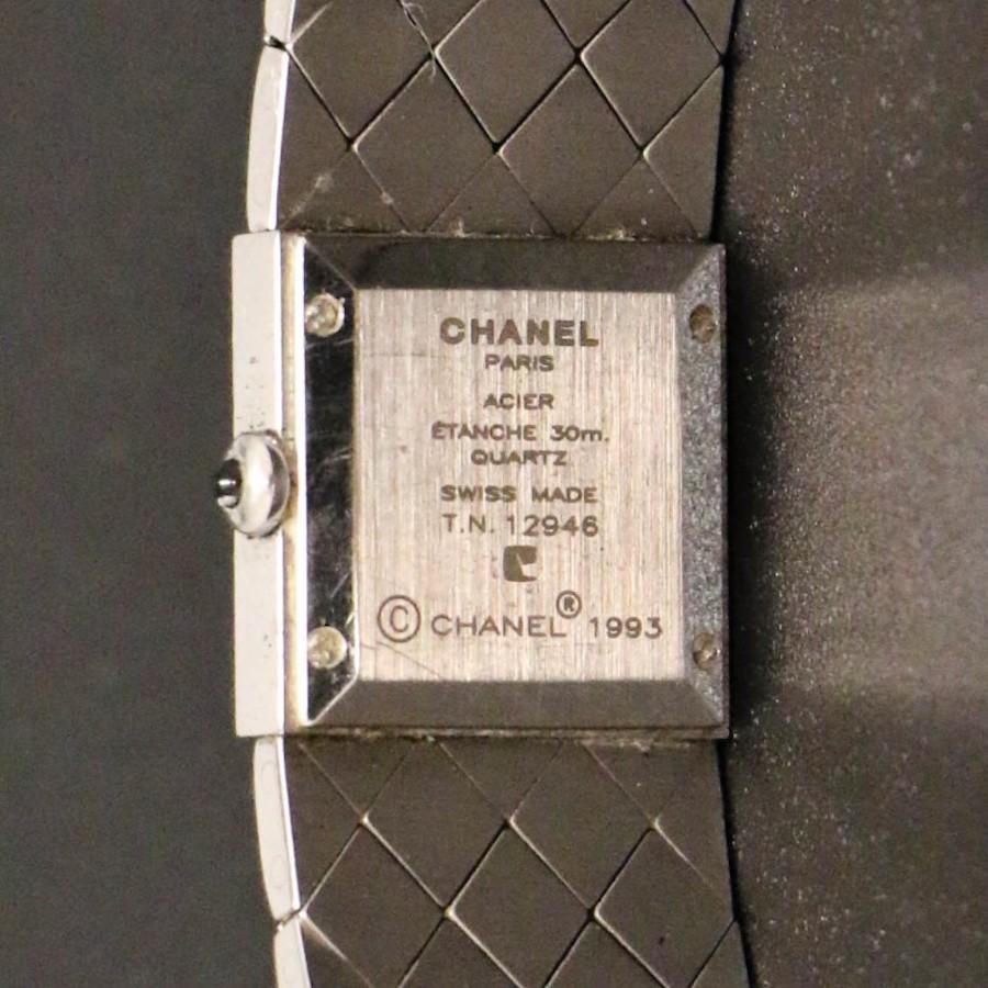Round Cut 1993 Chanel diamonds and steel watch For Sale