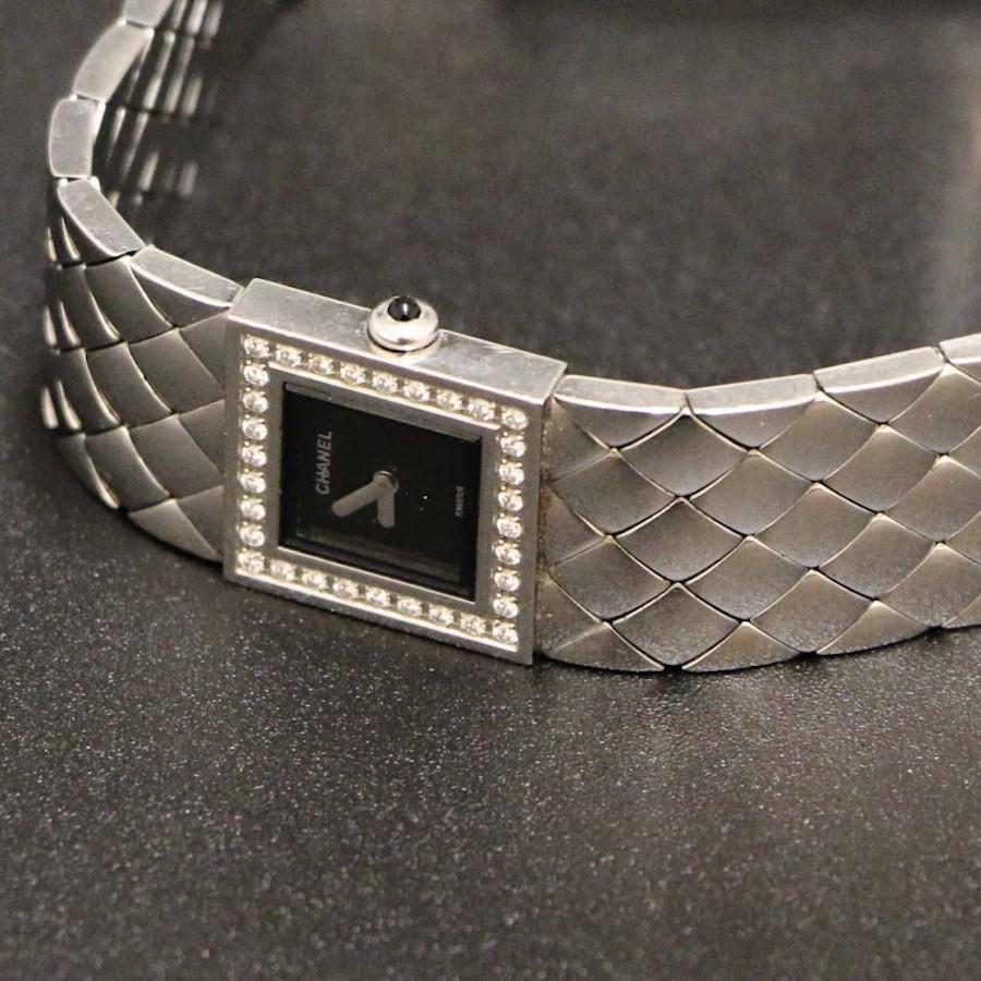 Women's 1993 Chanel diamonds and steel watch For Sale