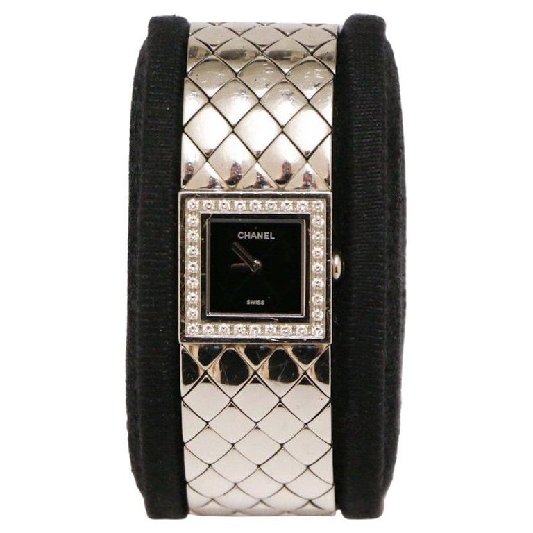 Chanel patent leather watch circa 1993 v_24890802_1733926206323_bg_pr  main image 2