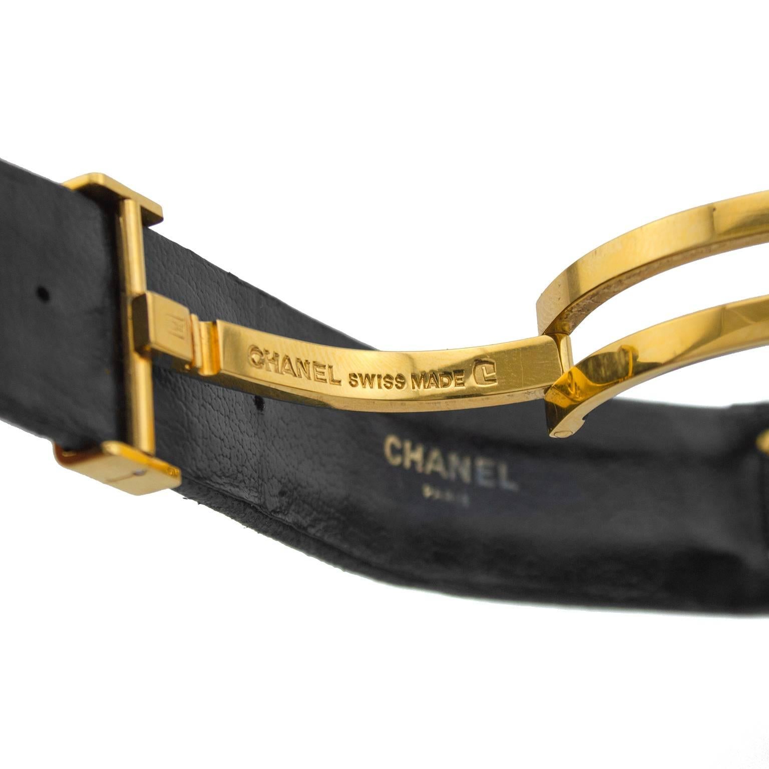 1993 Chanel Matelassé 18 Karat Yellow Gold and Black Leather Quartz Wrist Watch  In Excellent Condition In Toronto, Ontario