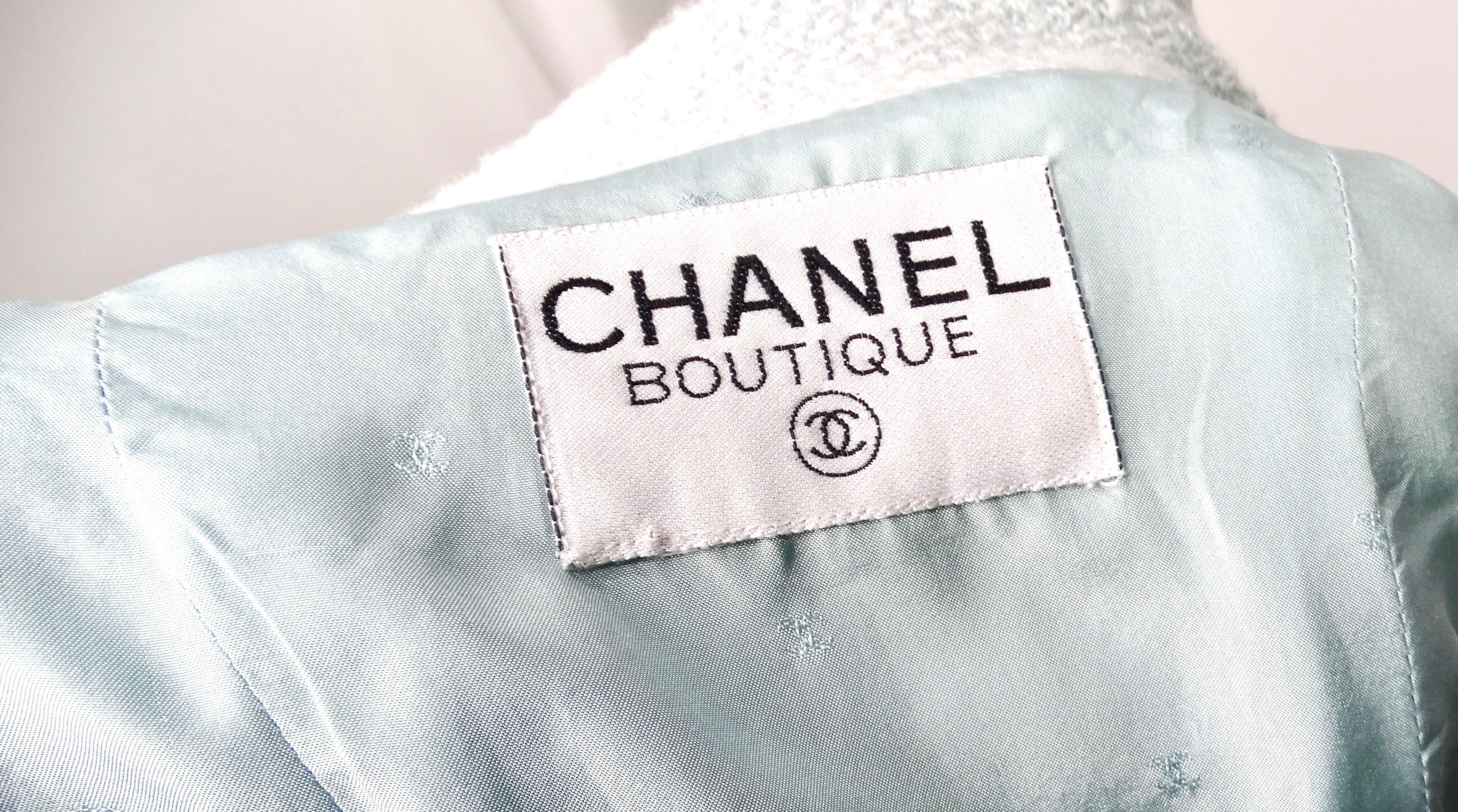 1993 Chanel Mint Pastel Blue Tweed Jacket With Interlocking CC Logo Buttons For Sale 5