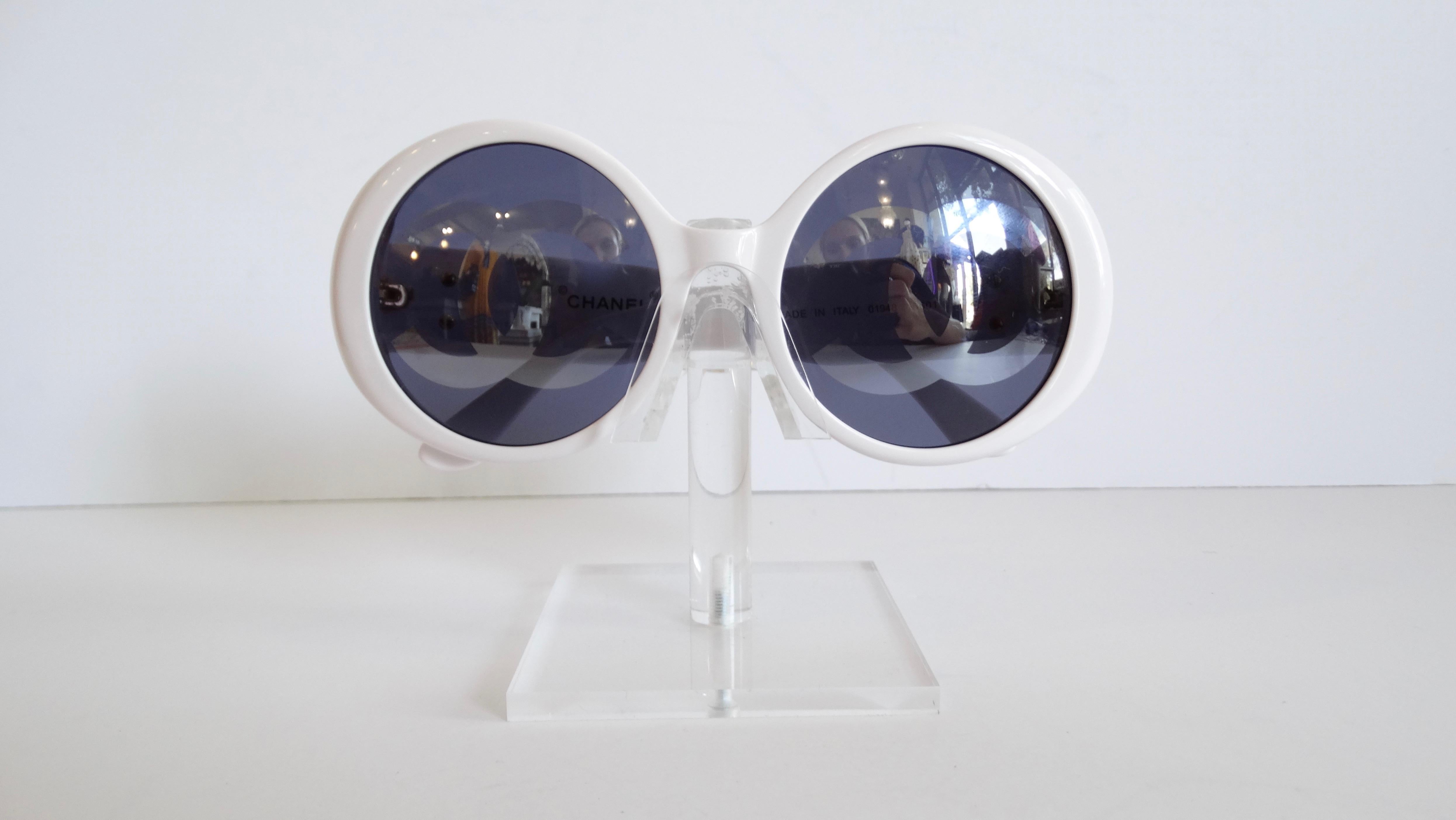 1993 Chanel Reflective Logo Lens Sunglasses 3