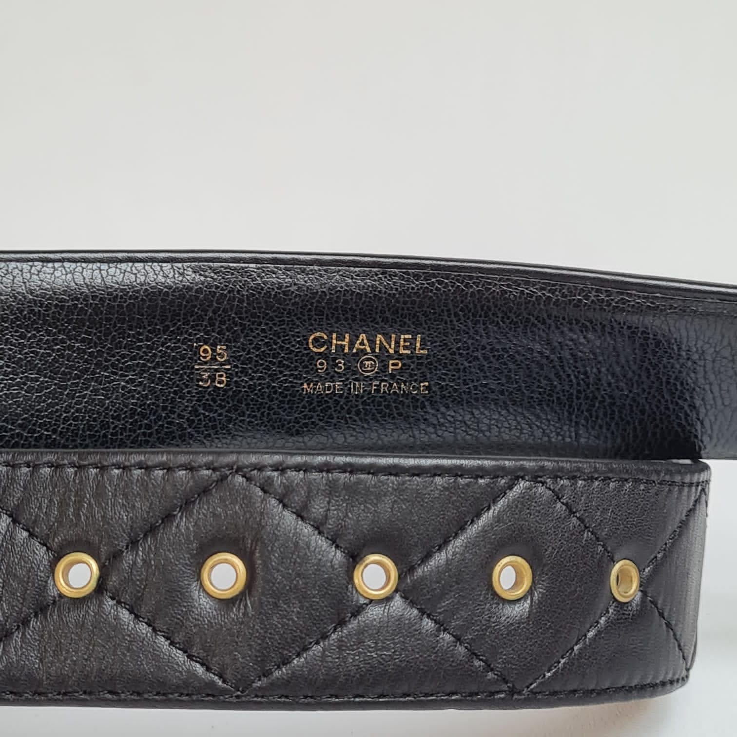 Women's or Men's 1993 Chanel Vintage Quilted Leather Belt For Sale