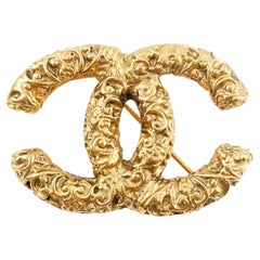 1993 Gold-tone CC Florentine Brooch