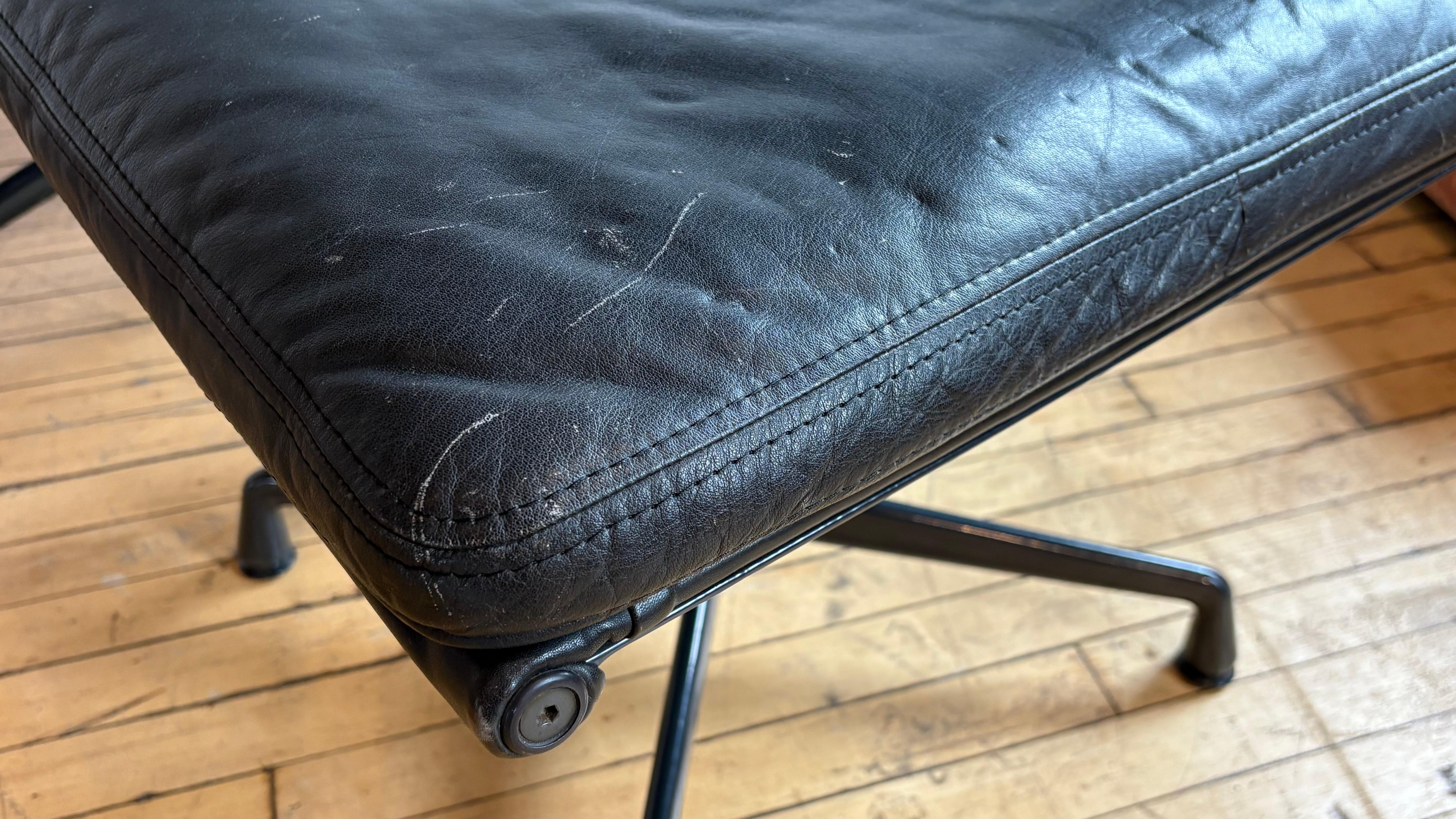 1993 Sedia da salotto Herman Miller Eames Soft Pad in vendita 2