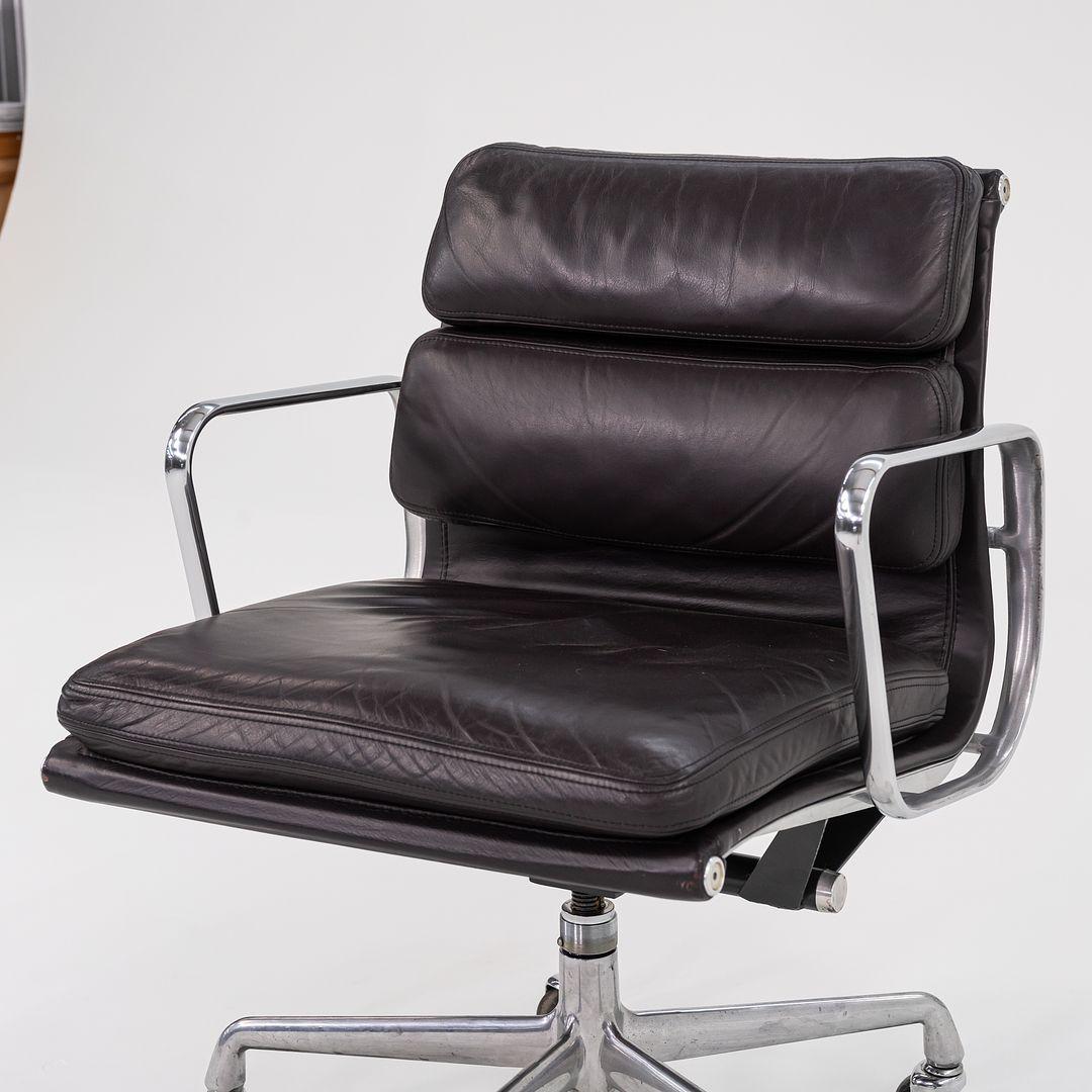 1993 Chaises de bureau Eames Soft Pad Management de Herman Miller en cuir Brown 2