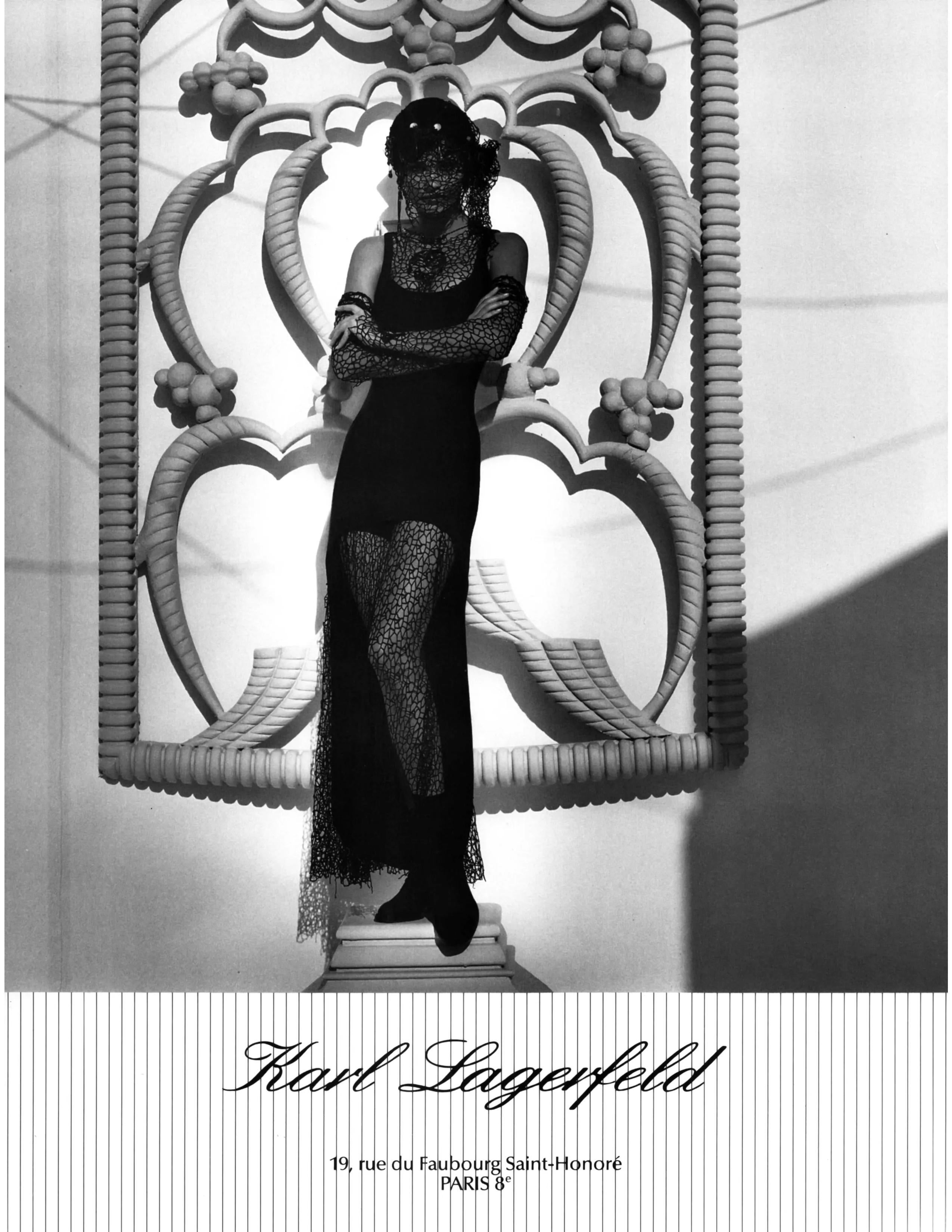 1993 Abito RUNWAY nero di Karl Lagerfeld con scollatura e orlo trasparente in vendita 8