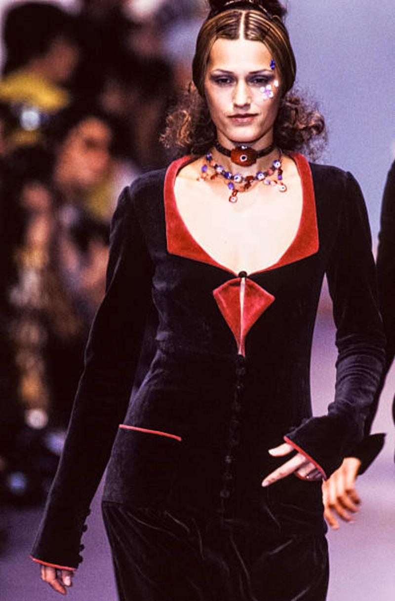 1993 Karl Lagerfeld for Chloe black velvet RUNWAY dress   9