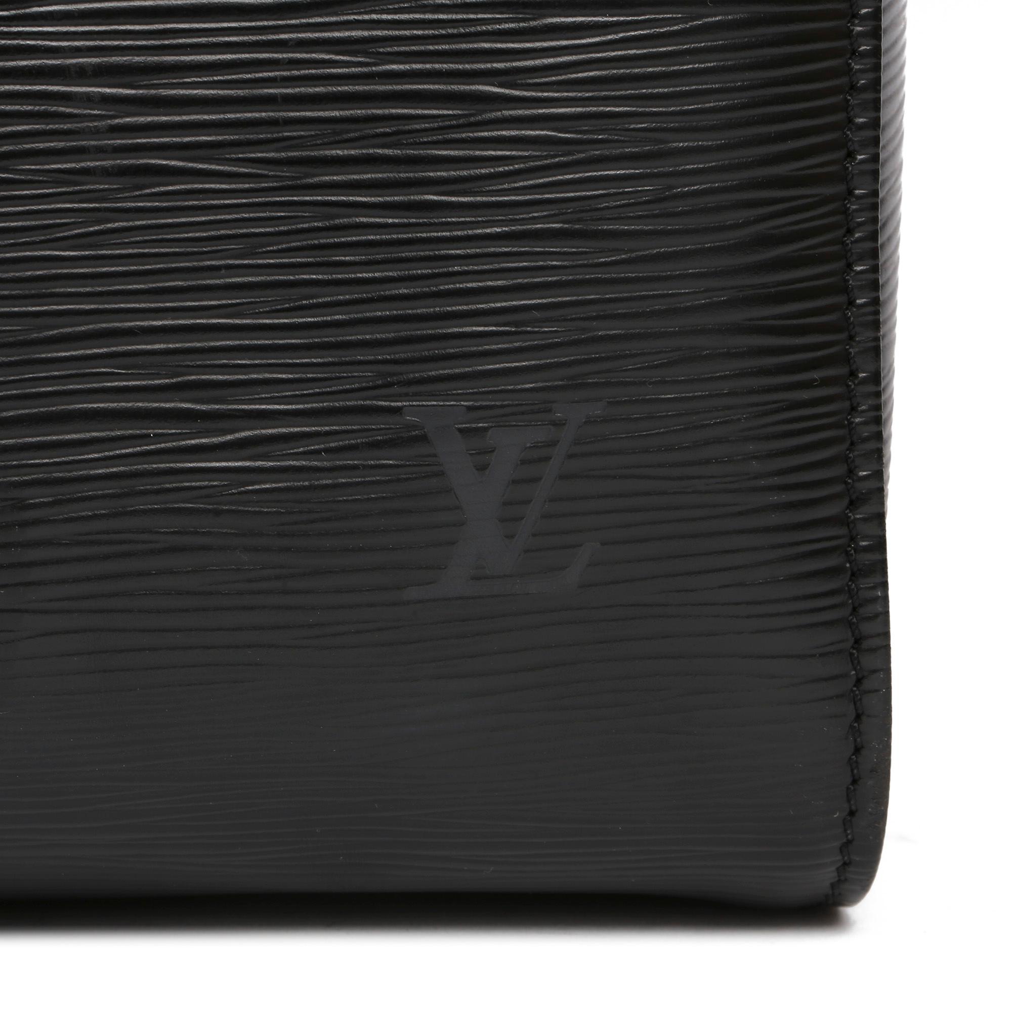 1993 Louis Vuitton Black Epi Leather Keepall 50  3