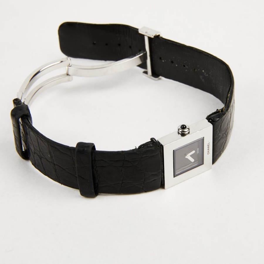 1993 square Chanel watch For Sale 7