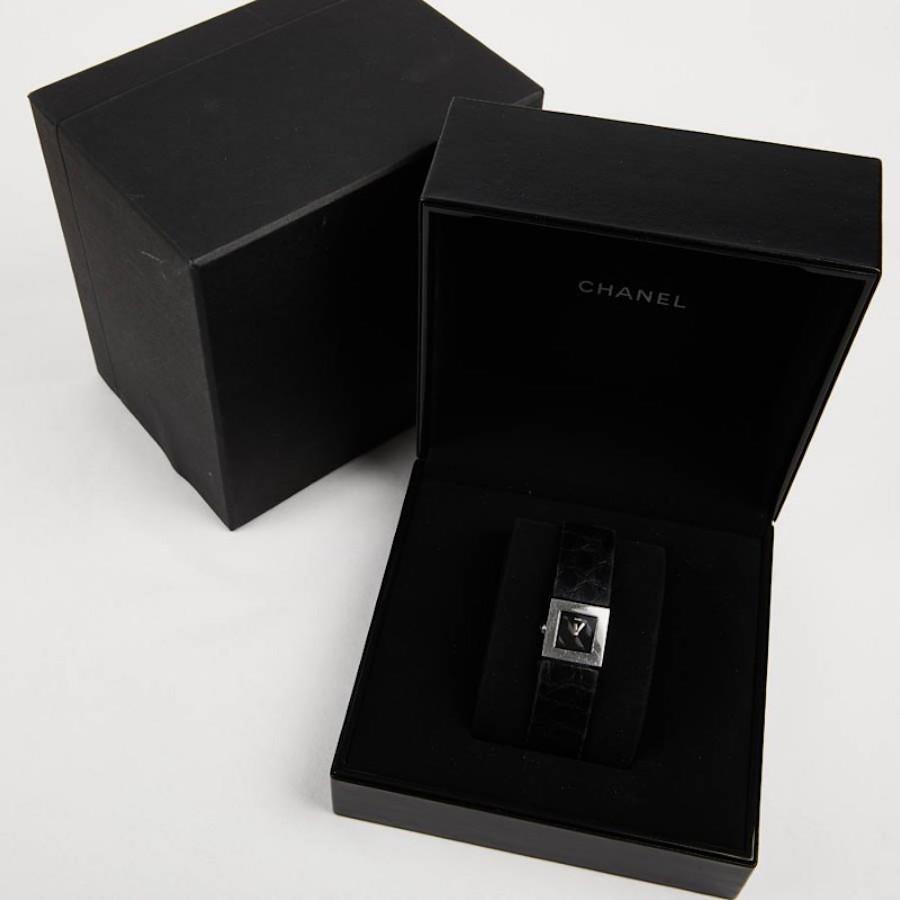 1993 square Chanel watch In Good Condition For Sale In Paris, FR
