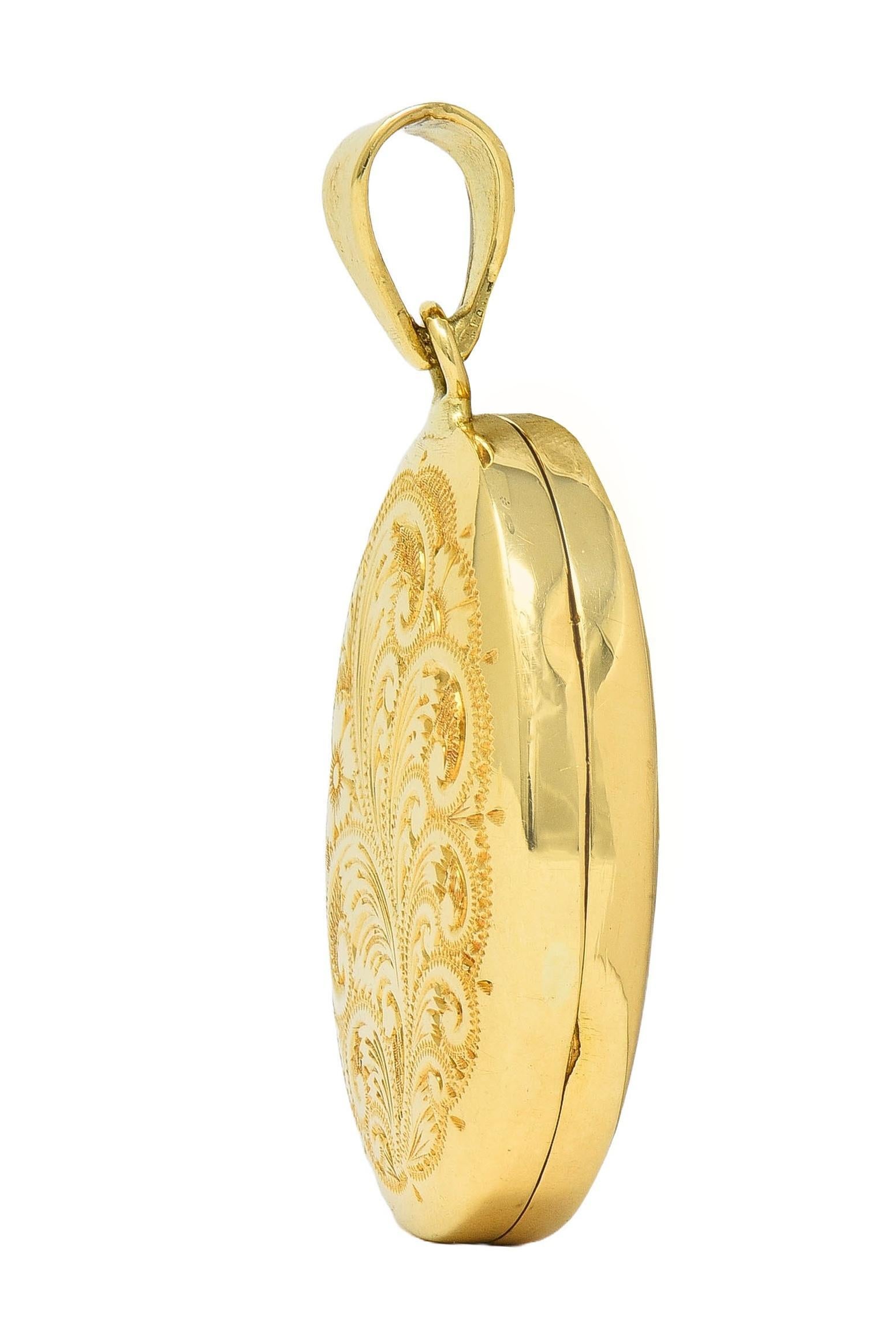 1993 Victorian Revival British 18K Yellow Gold Vintage Floral Locket Pendant In Excellent Condition In Philadelphia, PA