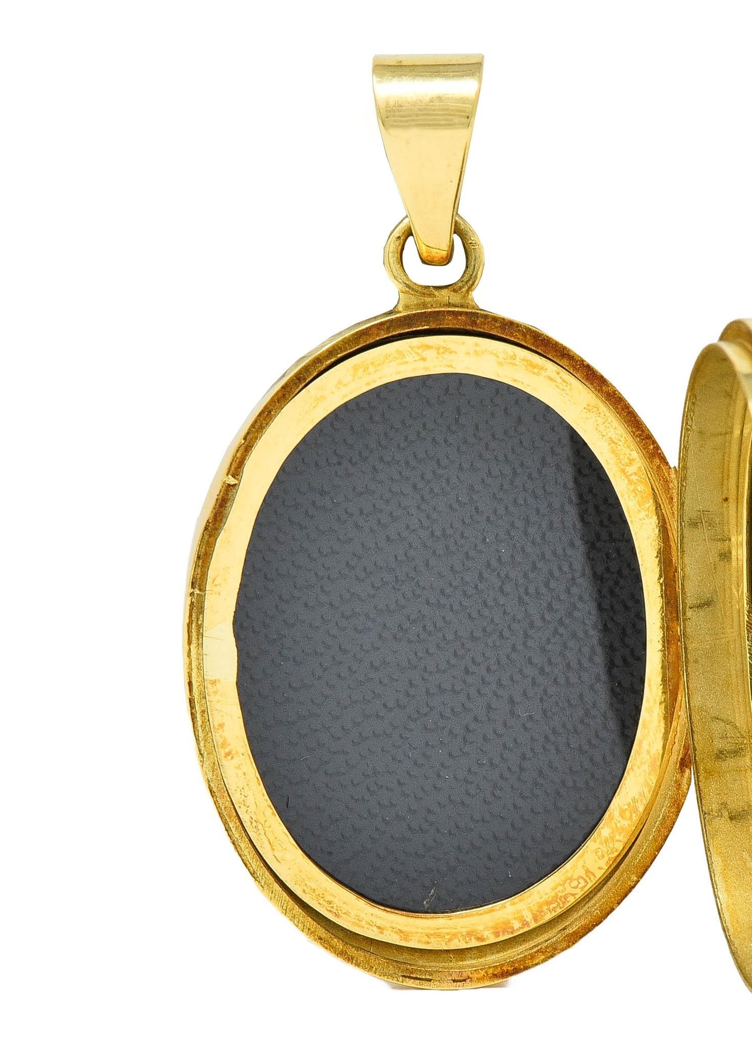 1993 Victorian Revival British 18K Yellow Gold Vintage Floral Locket Pendant 4