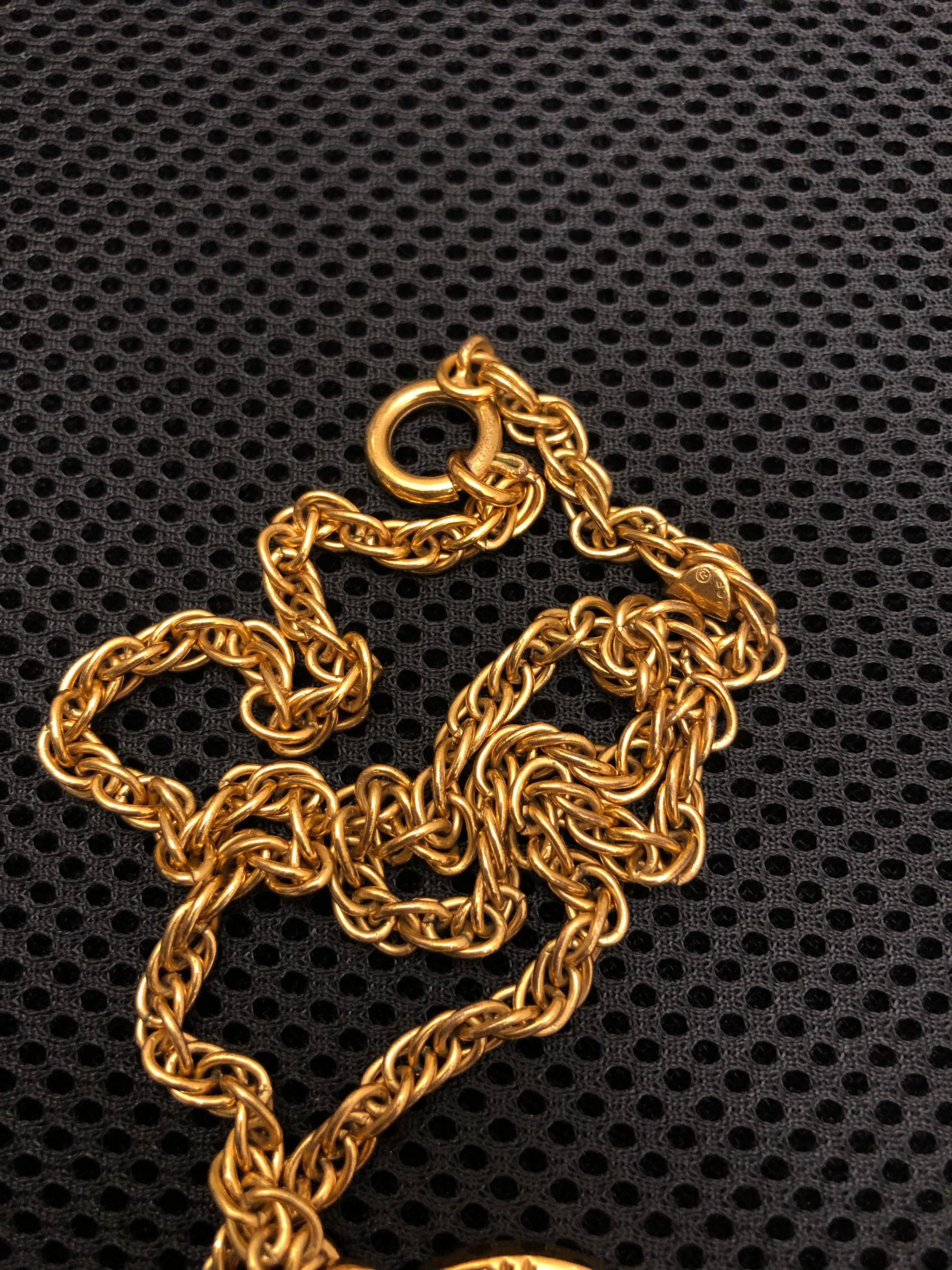 1993 Vintage CHANEL Gold Toned CC Charm Short Chain Necklace For Sale 4