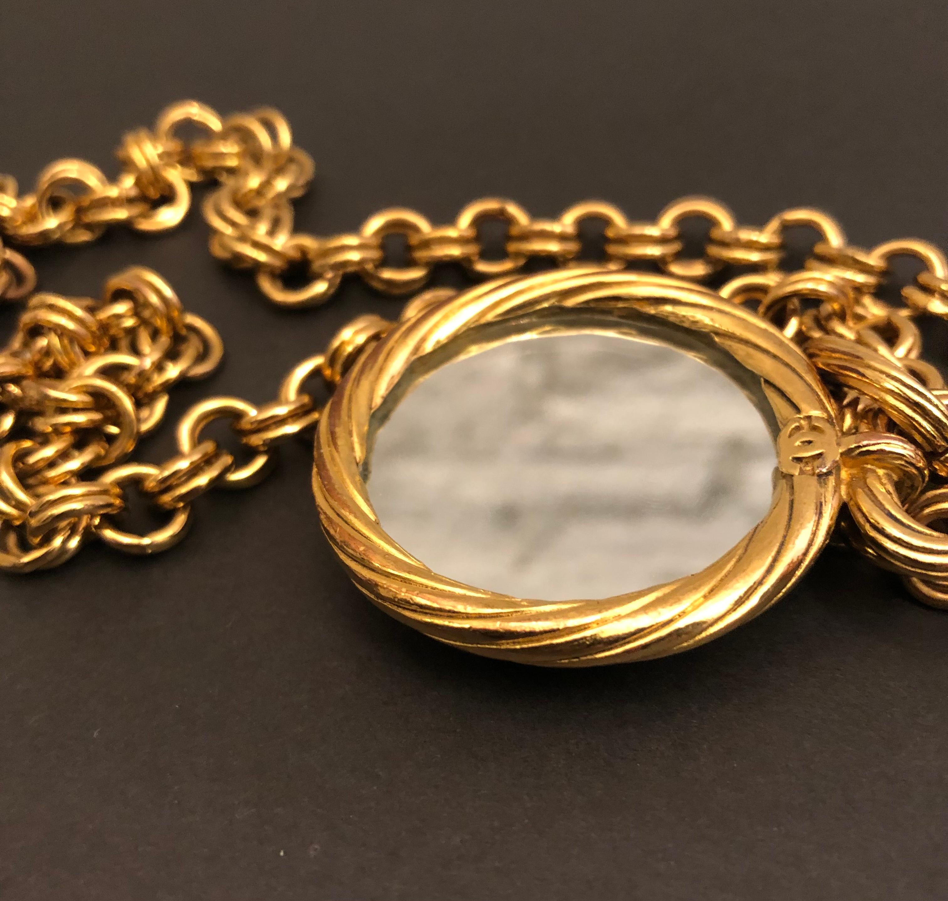1993 Vintage CHANEL Gold Toned Chain Mirror Necklace For Sale 7