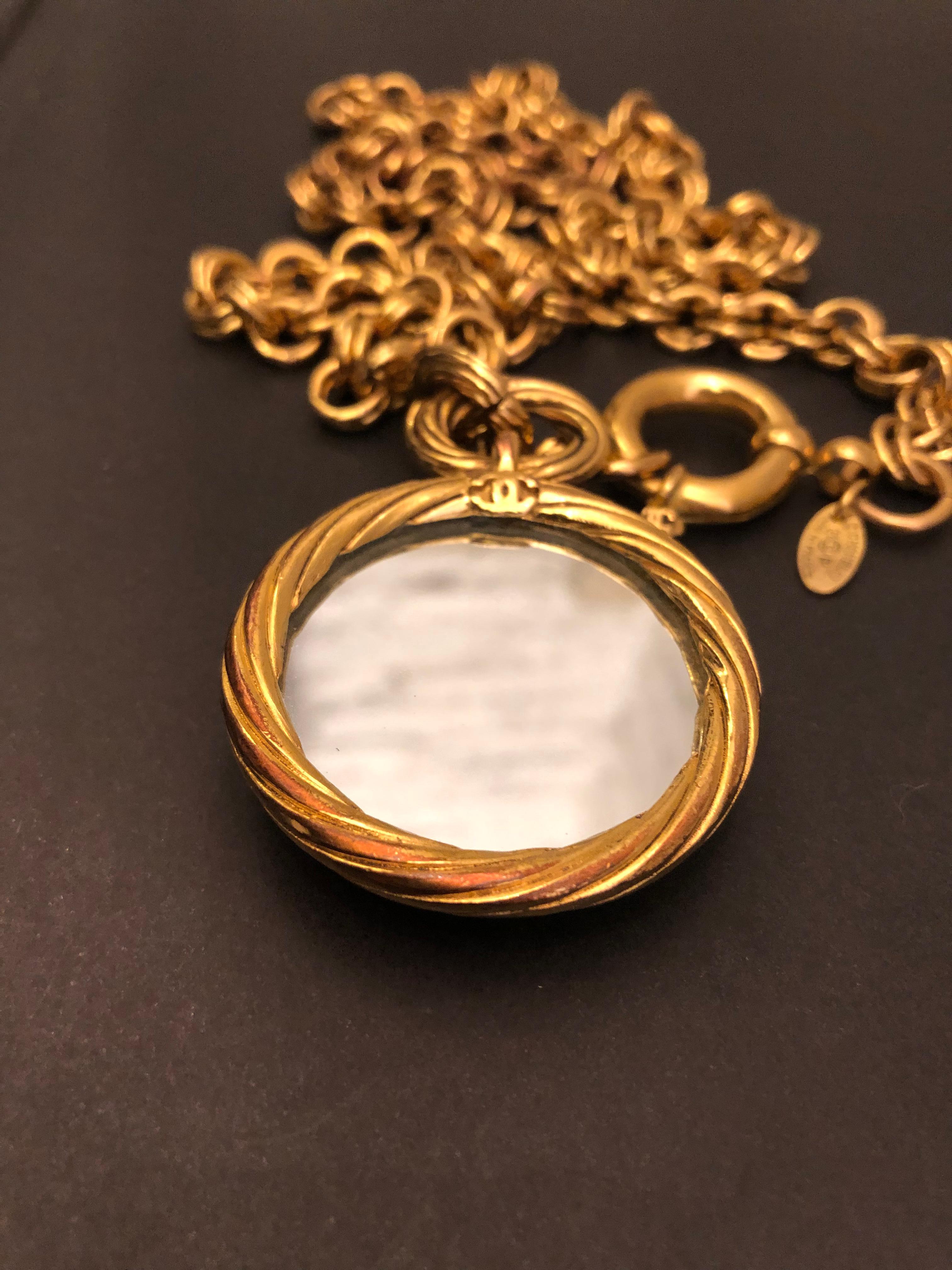 1993 Vintage CHANEL Gold Toned Chain Mirror Necklace For Sale 2