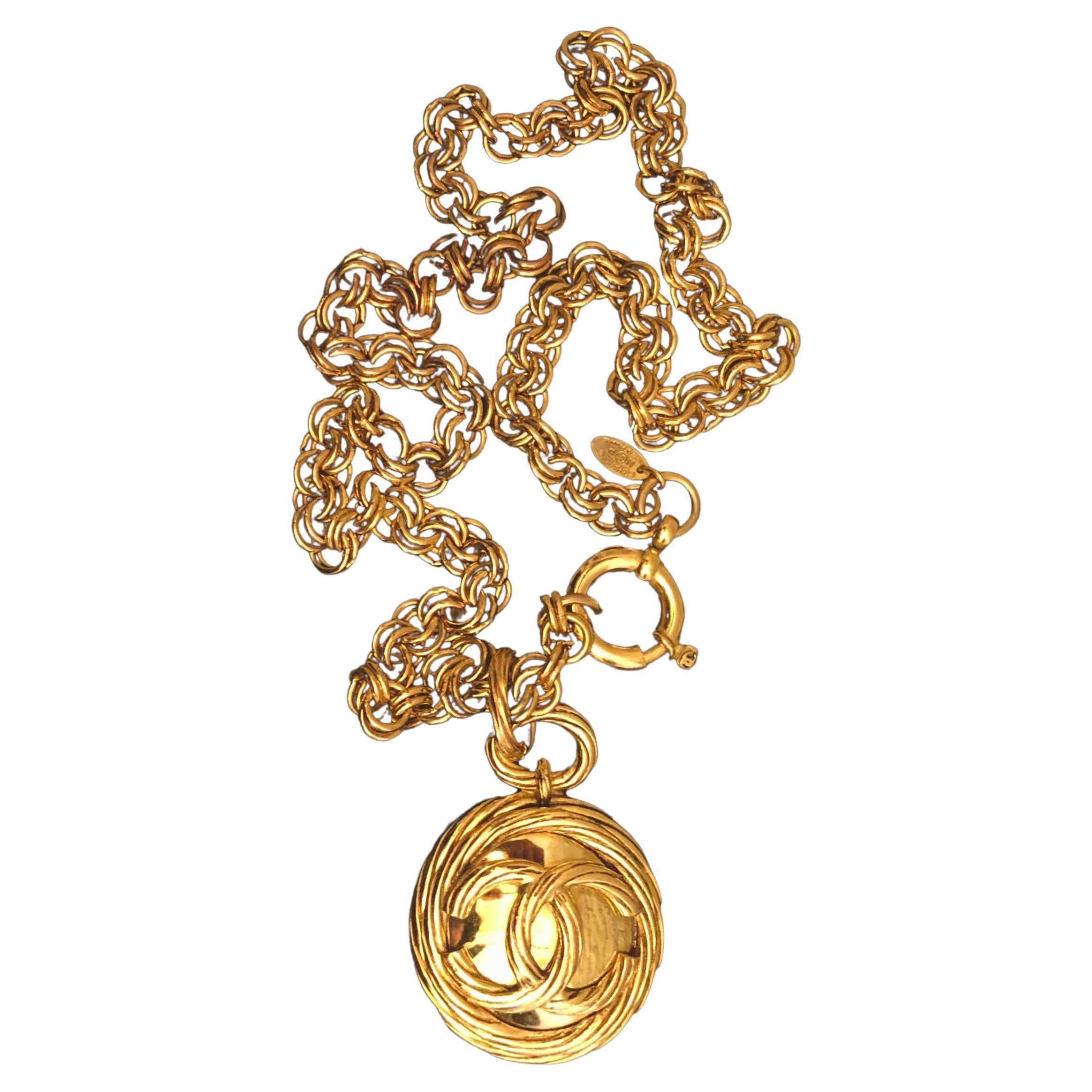 1993 Vintage CHANEL Gold Toned Chain Mirror Necklace For Sale