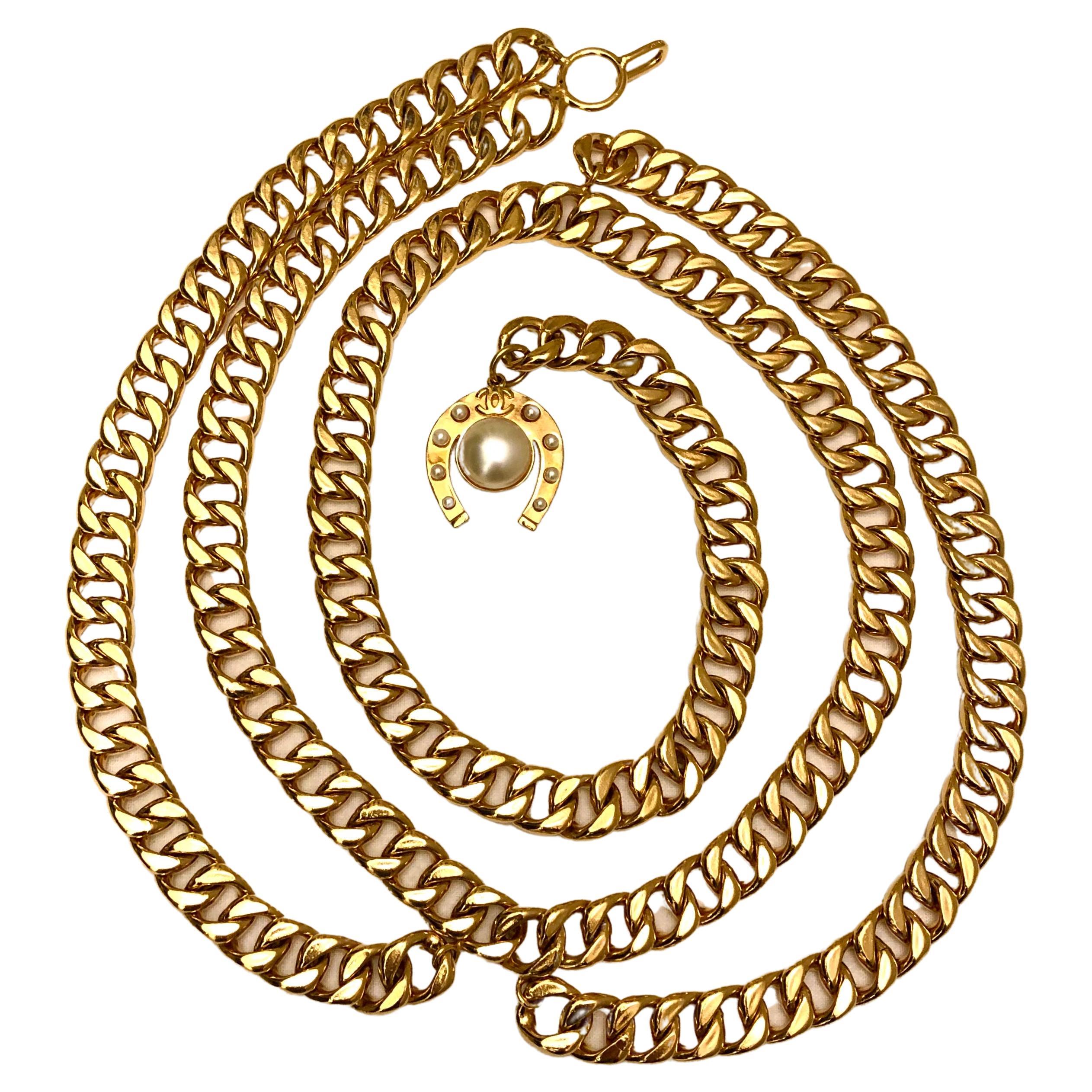 1993 Vintage CHANEL Gold Toned Clover CC Chain Belt  For Sale