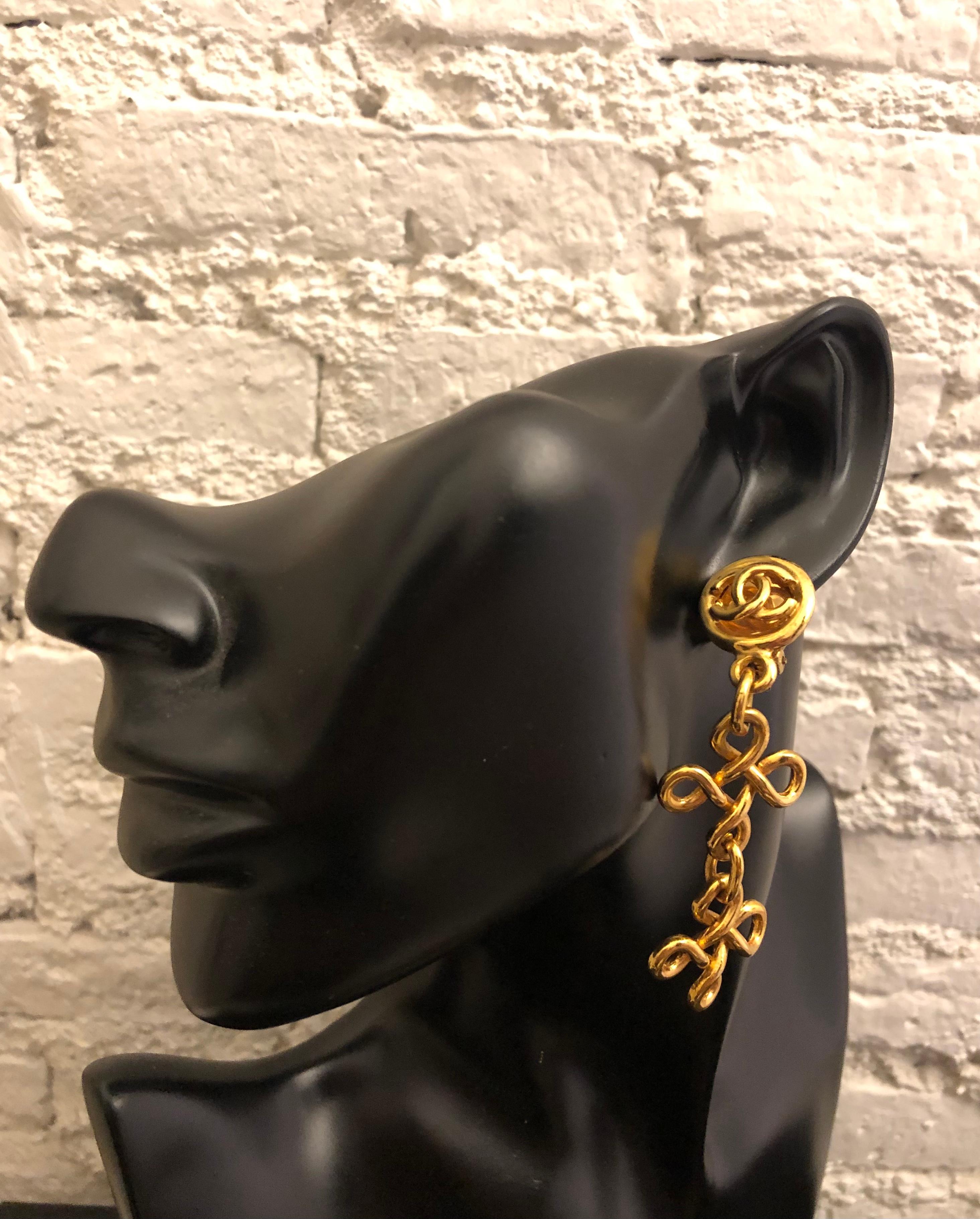 Women's 1993 Vintage CHANEL Gold Toned Clover CC Dangle Clip On Earrings 