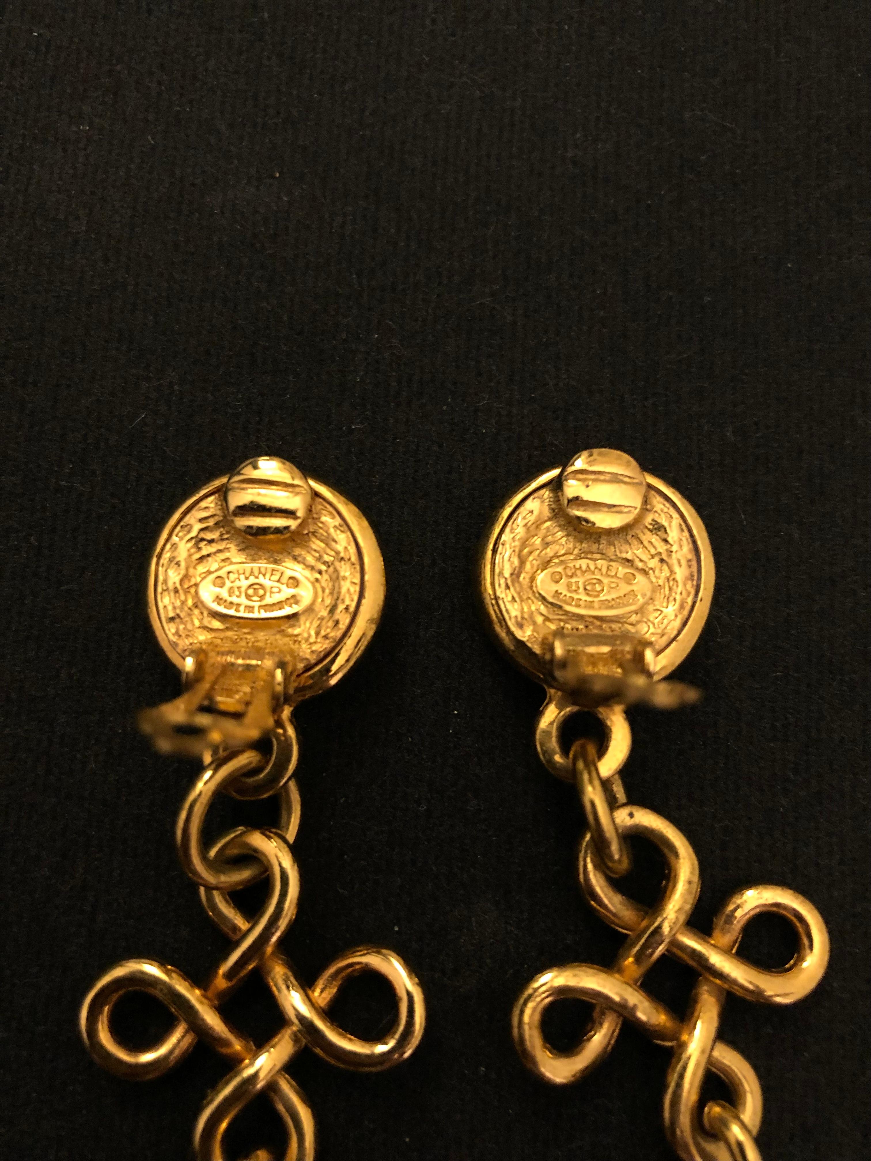 1993 Vintage CHANEL Gold Toned Clover CC Dangle Clip On Earrings 1